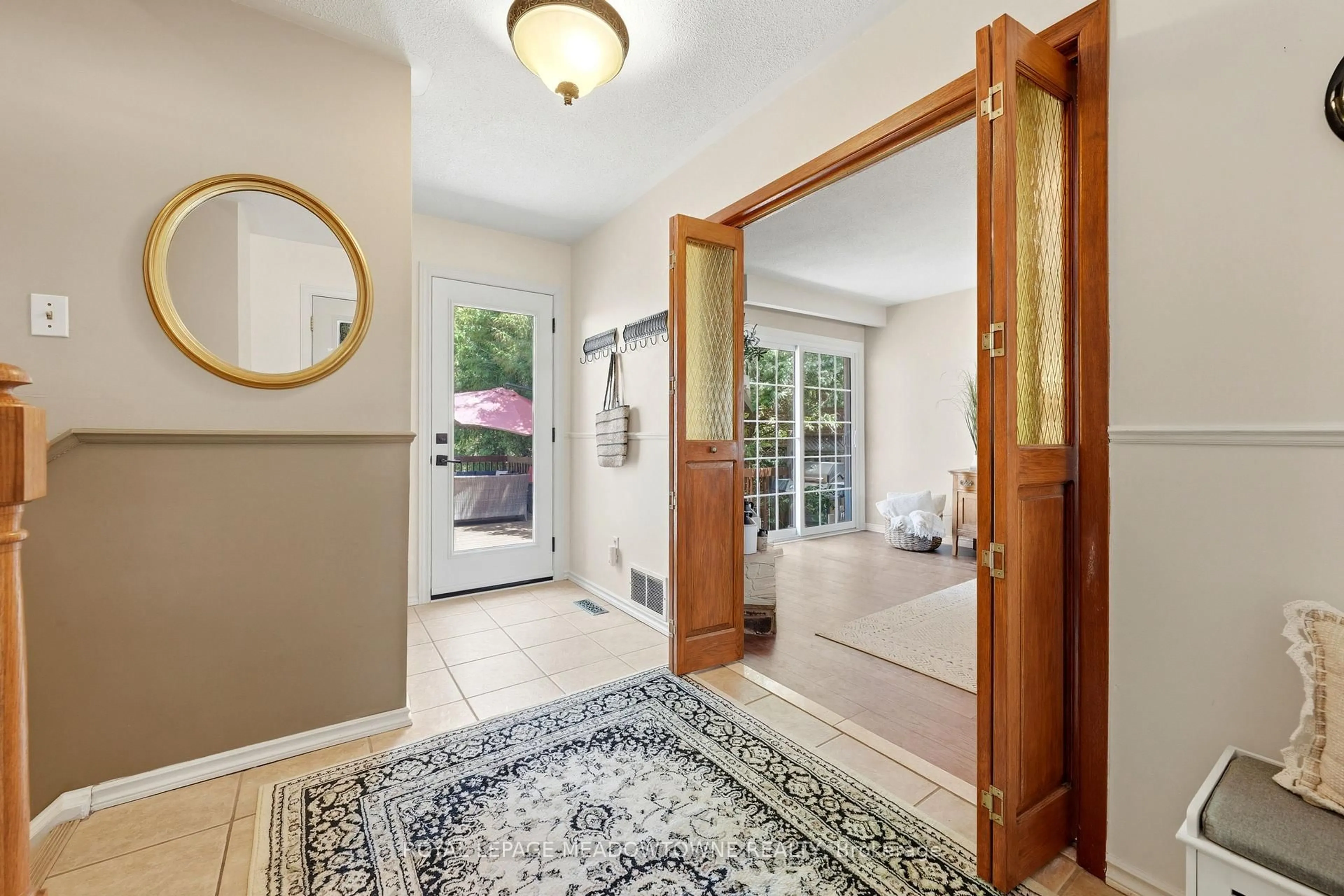 Indoor entryway for 79 Mary St, Halton Hills Ontario L7G 4V9