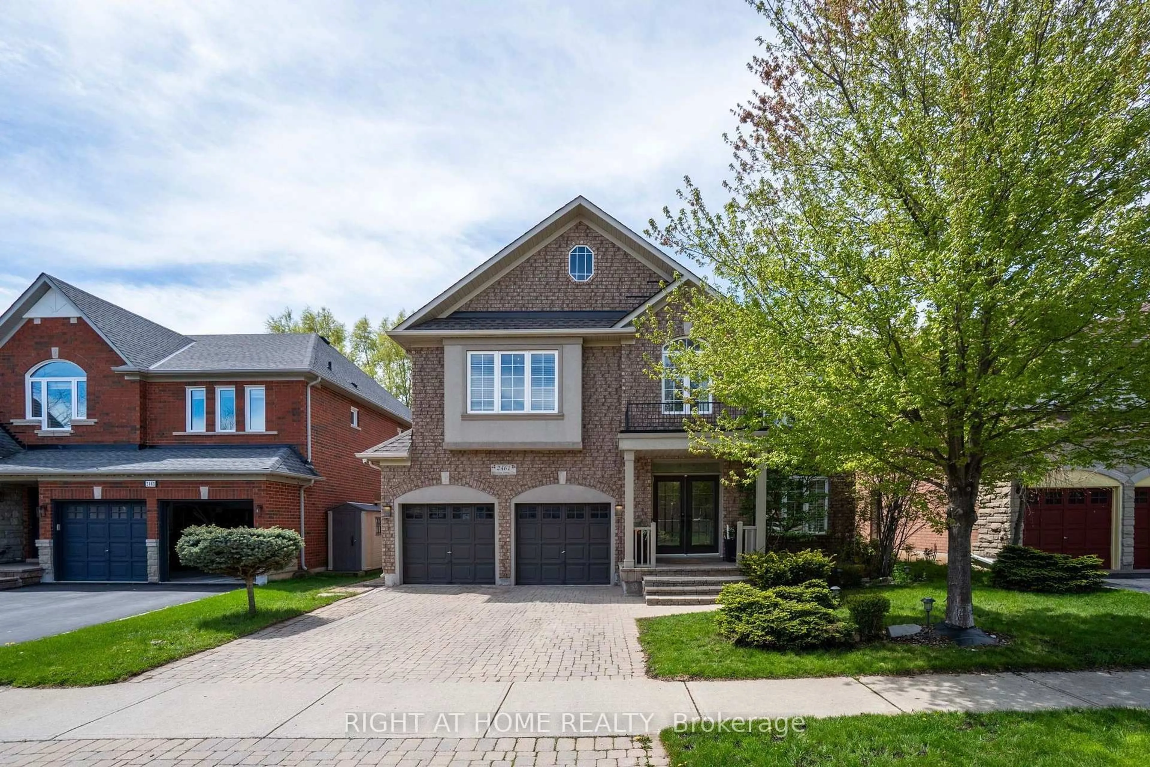 Home with brick exterior material, street for 2461 Whistling Springs Cres, Oakville Ontario L6M 5G4