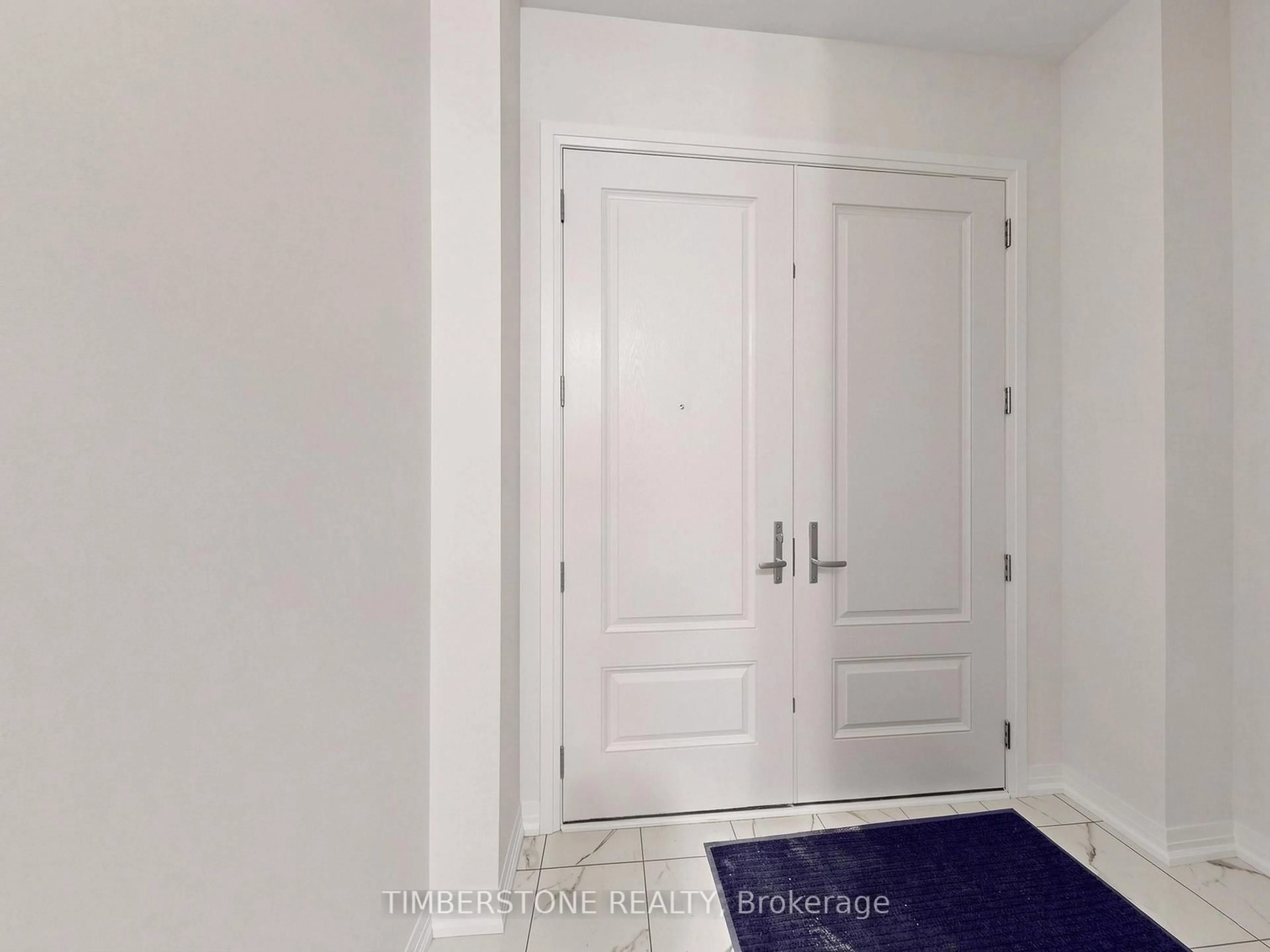 Indoor entryway for 21 Boswell Dr, Brampton Ontario L6P 4R7