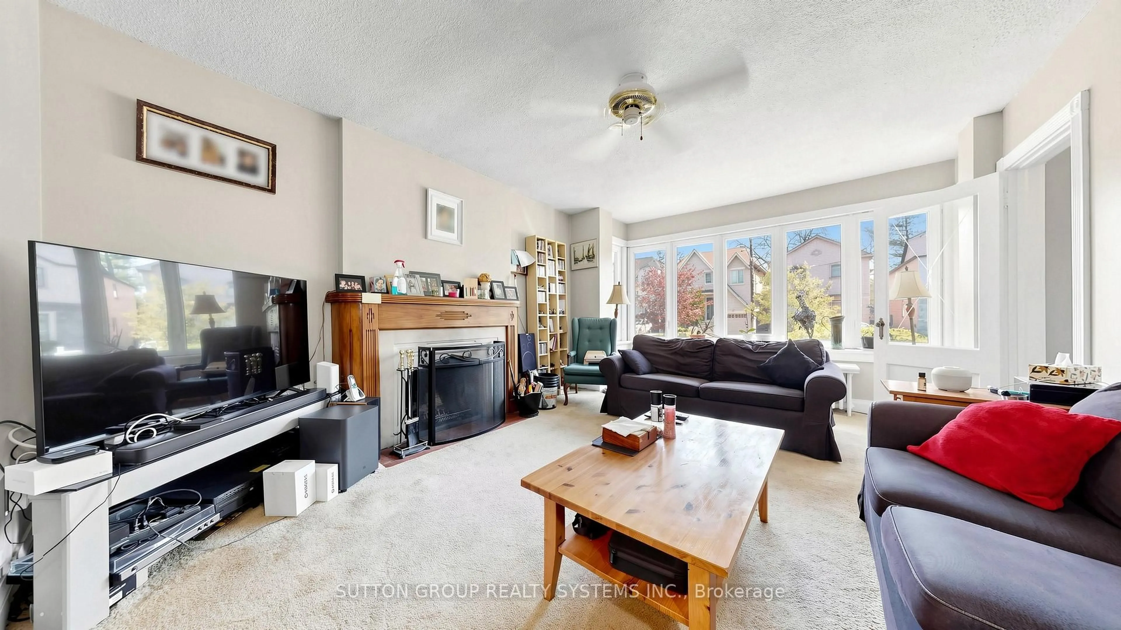 Living room with furniture, unknown for 14 Elsfield Rd, Toronto Ontario M8Y 3R4
