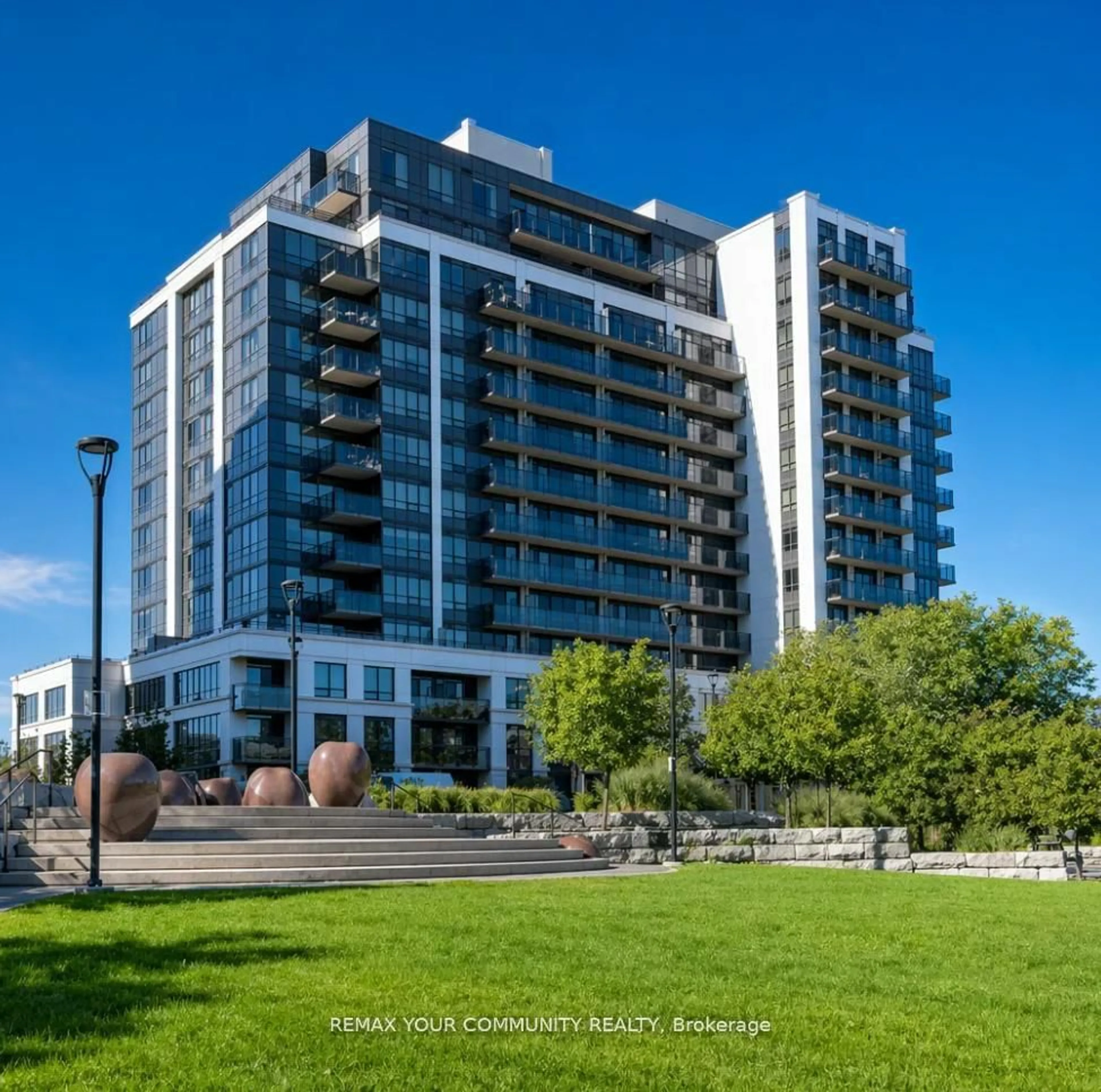 A pic from outside/outdoor area/front of a property/back of a property/a pic from drone, building for 55 De Boers Dr #701, Toronto Ontario M3J 0G5