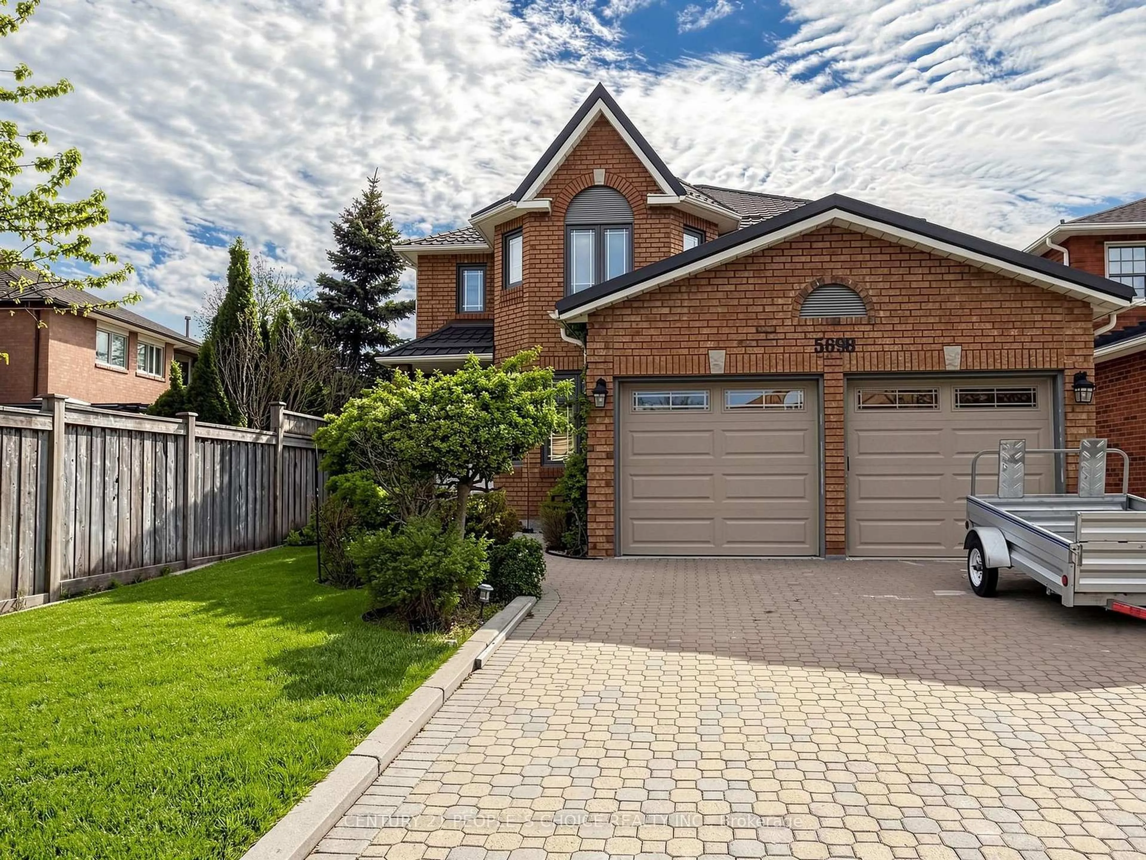 Home with brick exterior material, street for 5698 Colby Crt, Mississauga Ontario L5M 4S7
