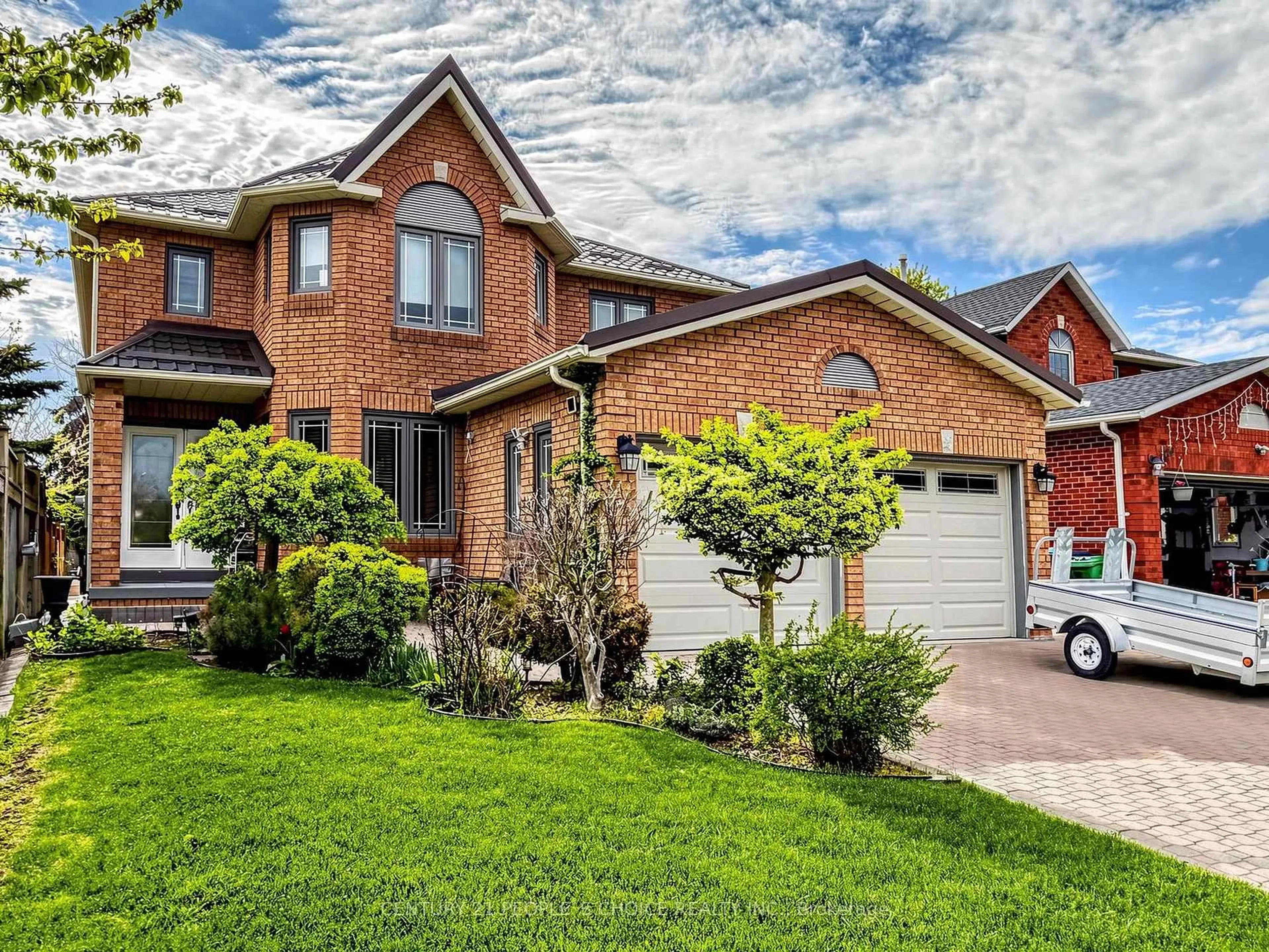 Home with brick exterior material, street for 5698 Colby Crt, Mississauga Ontario L5M 4S7