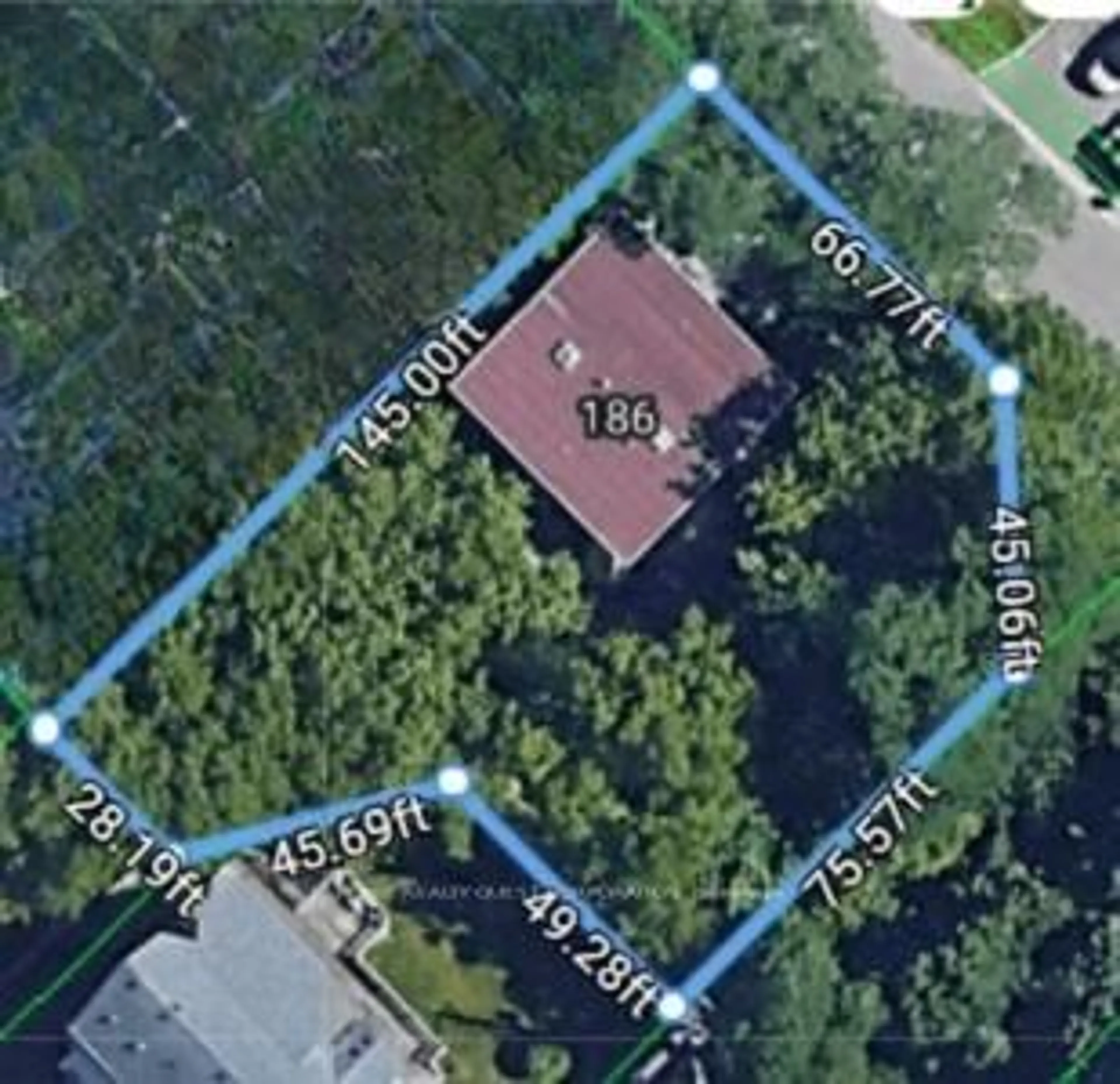 A pic from outside/outdoor area/front of a property/back of a property/a pic from drone, street for 186 Wyndham St, Mississauga Ontario L5M 1N5