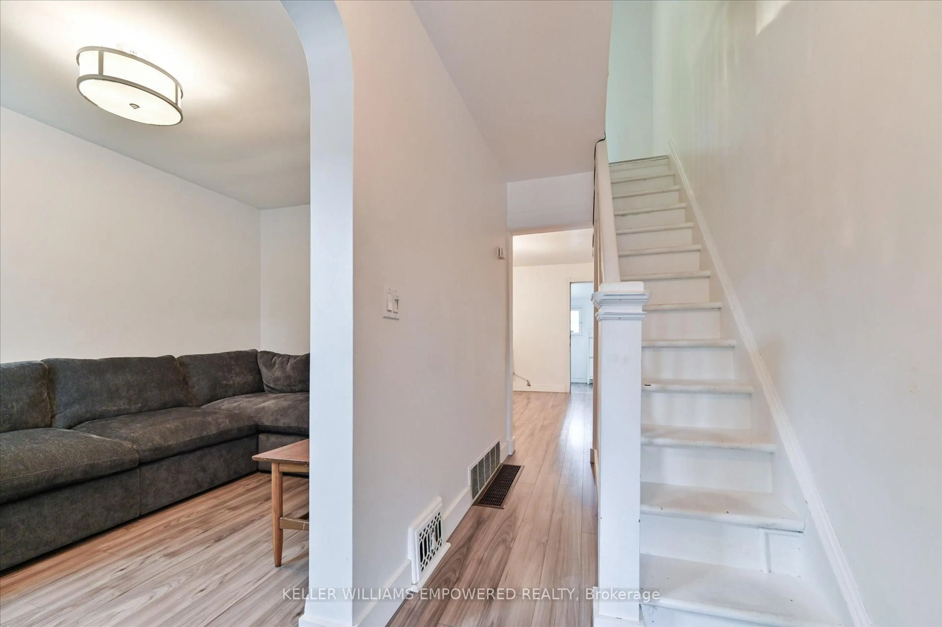 Unknown for 212 Silverthorn Ave, Toronto Ontario M6N 3K4