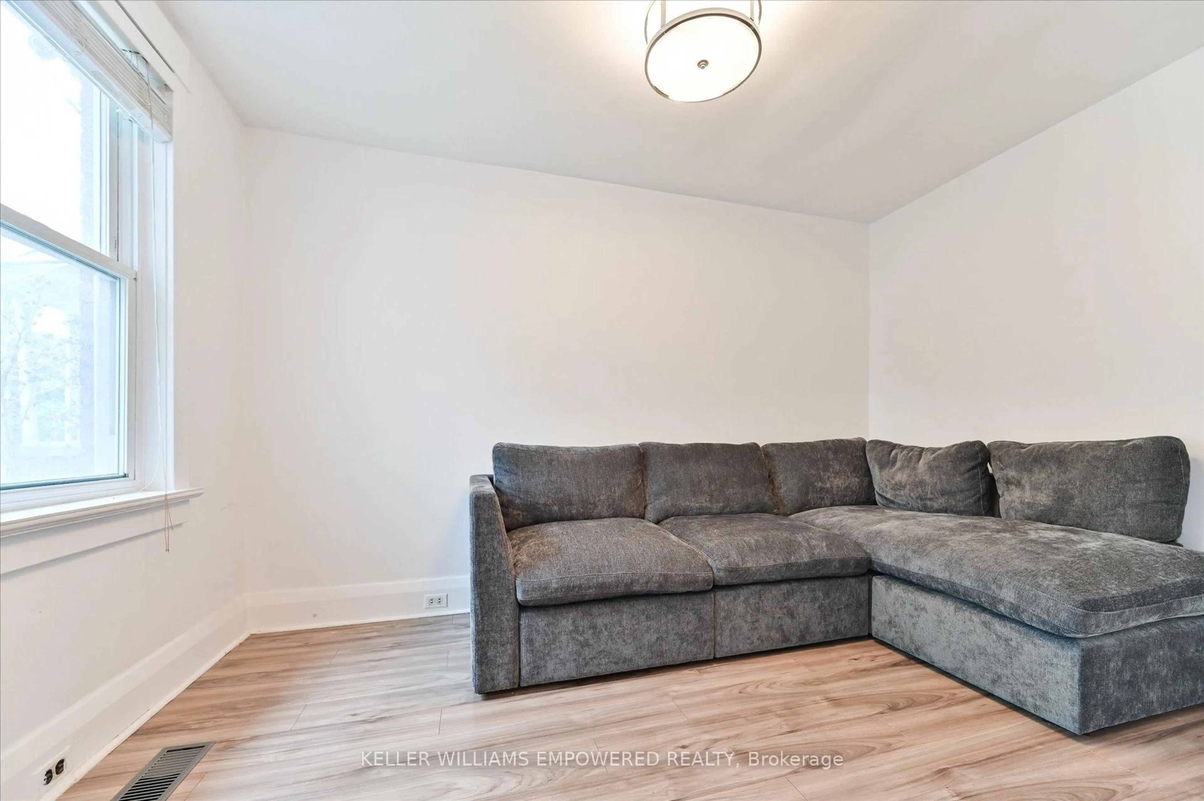 Living room with furniture, unknown for 212 Silverthorn Ave, Toronto Ontario M6N 3K4