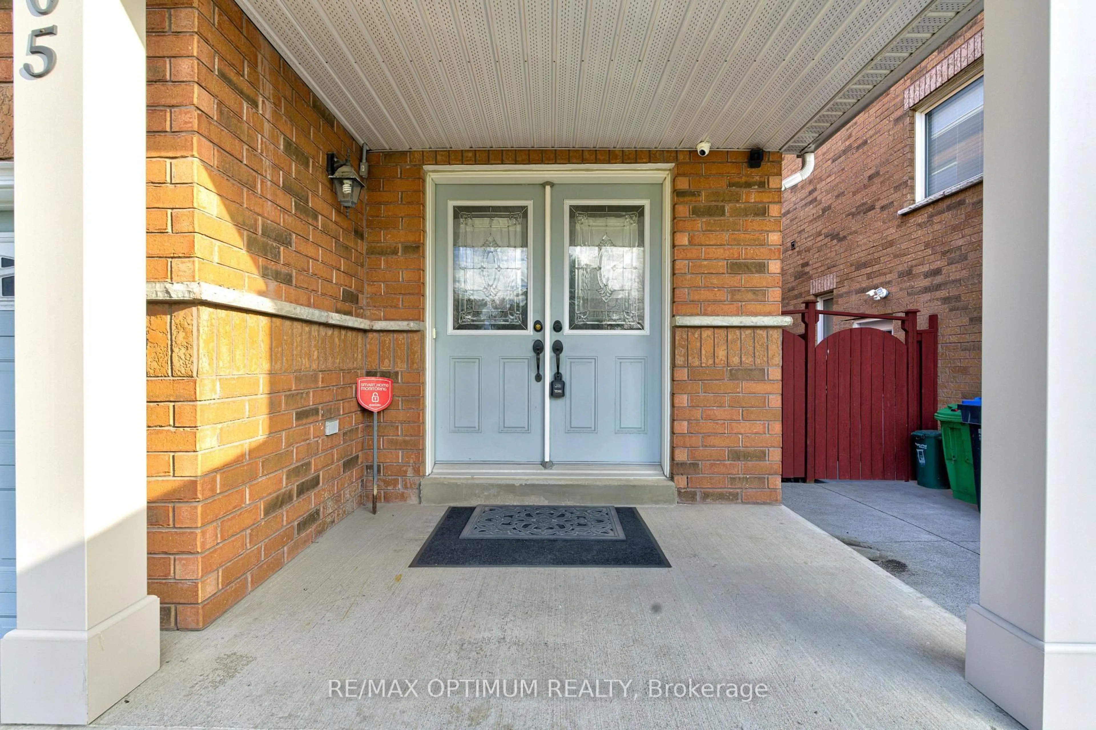 Indoor entryway for 105 Spicebush Terr, Brampton Ontario L6X 0J5