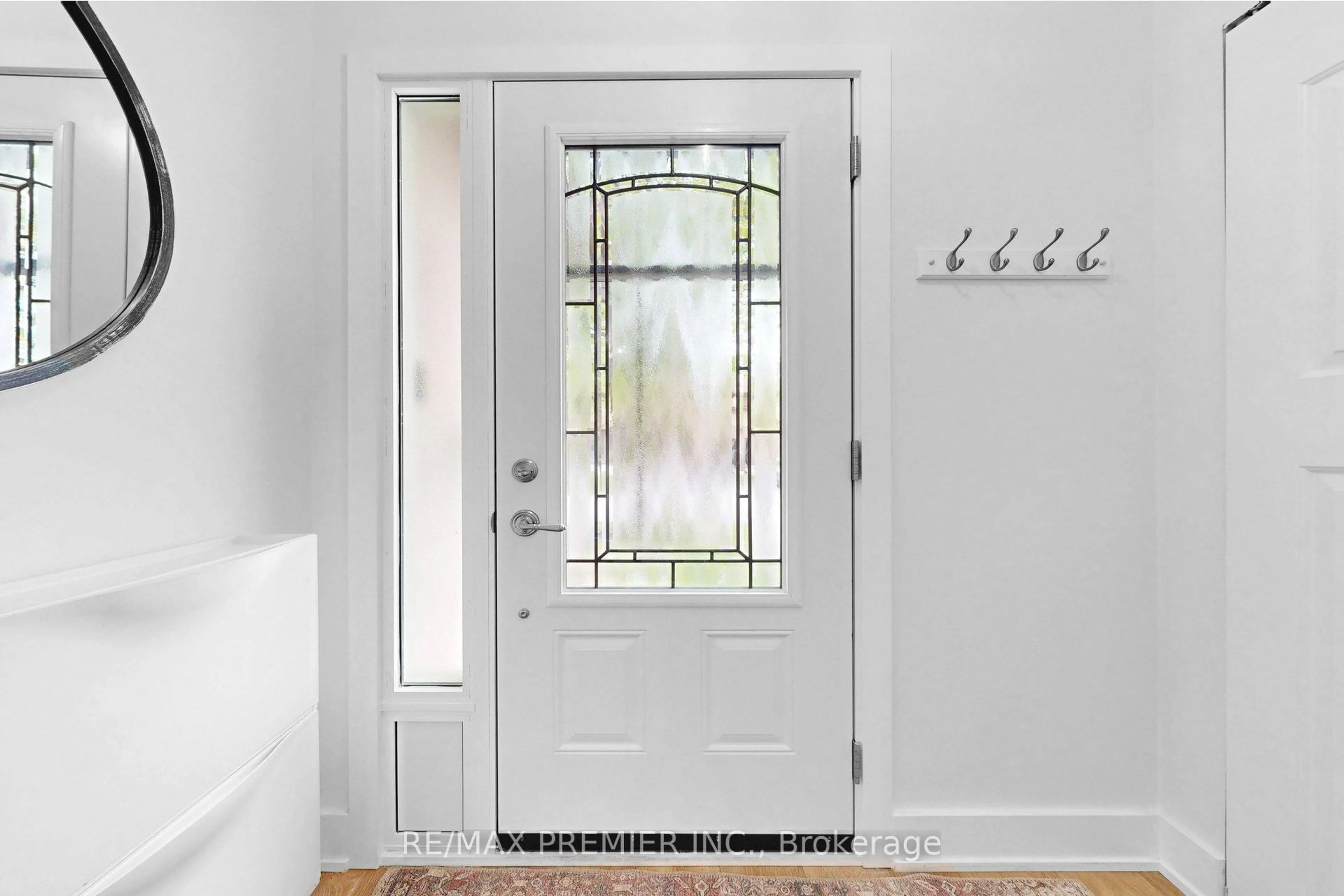 Indoor entryway for 1232 Guelph Line #2, Burlington Ontario L7P 2S9