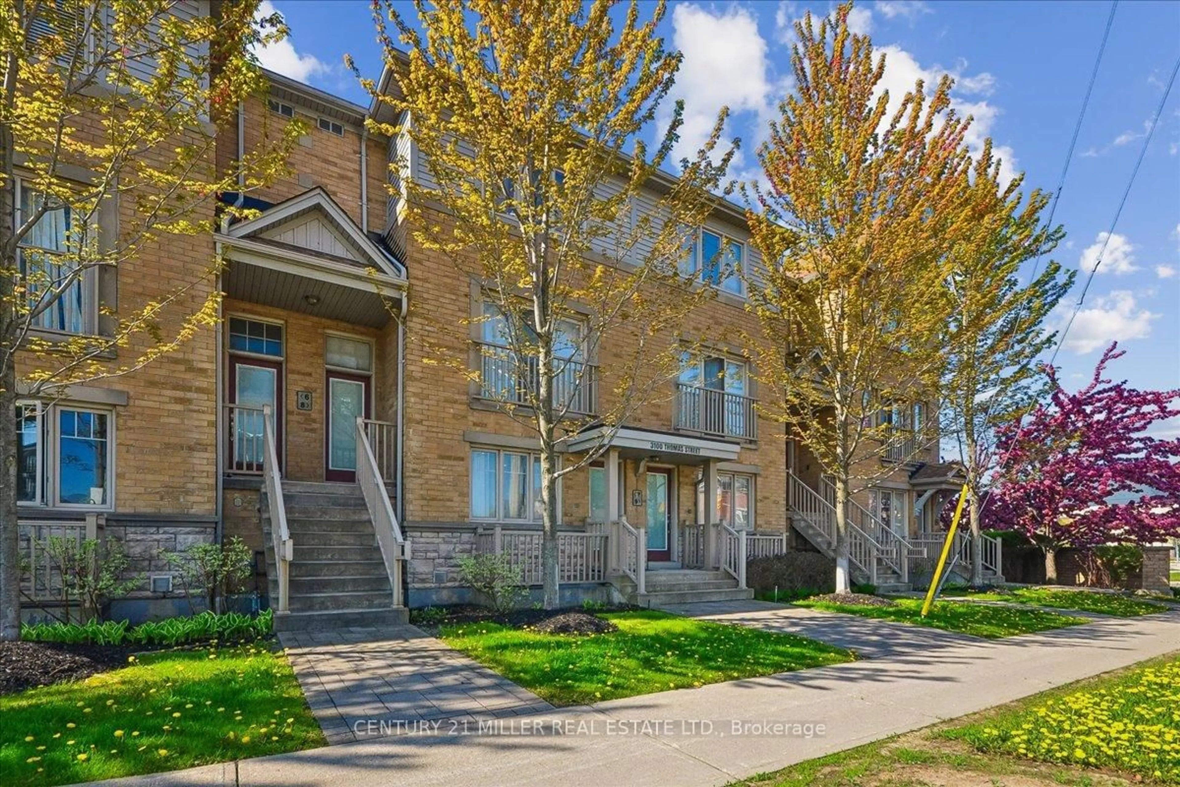 Patio, street for 3100 Thomas St #7, Mississauga Ontario L5M 0T2
