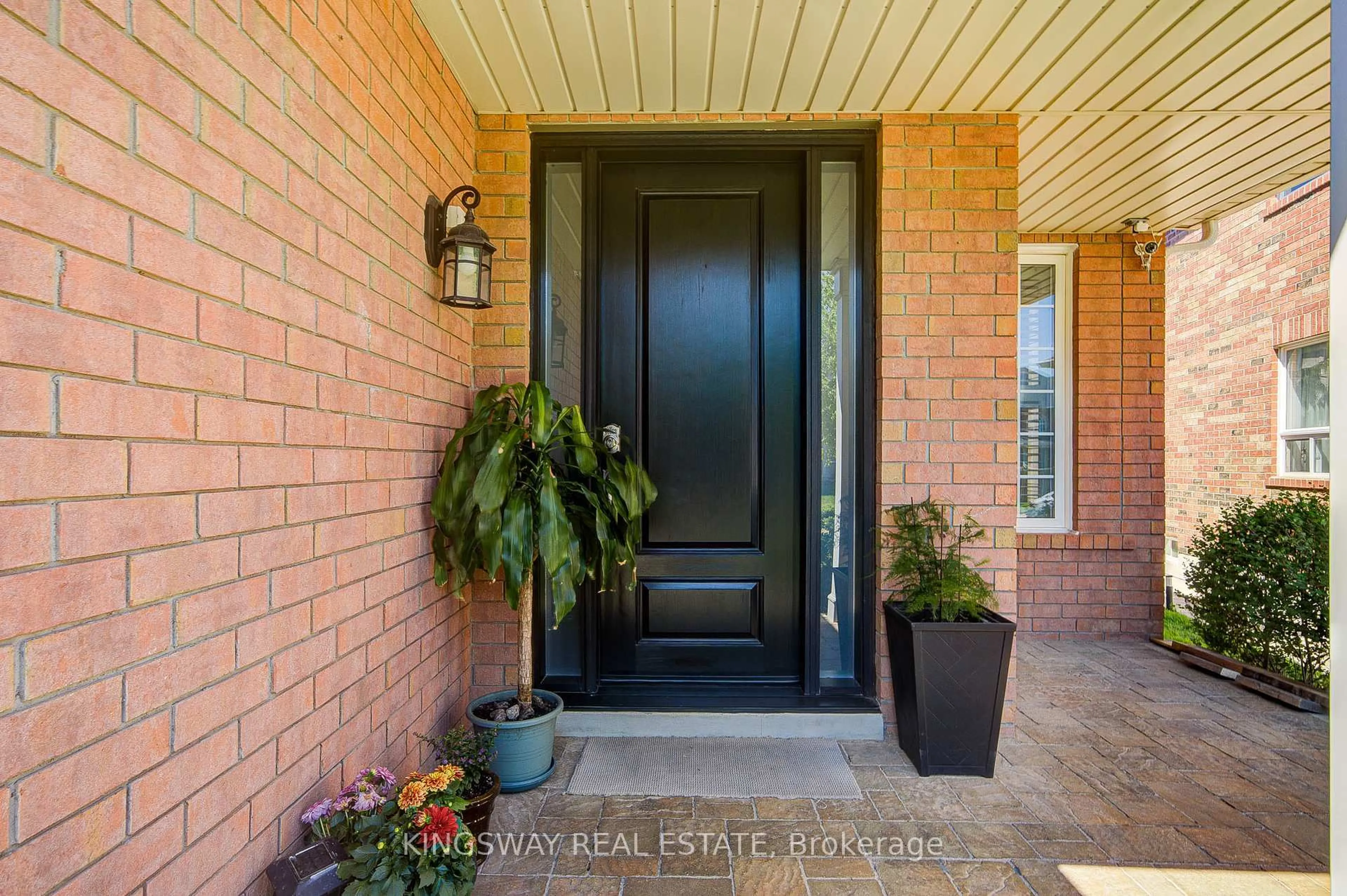 Indoor entryway for 2083 Willhaven Tr, Oakville Ontario L6M 5G3