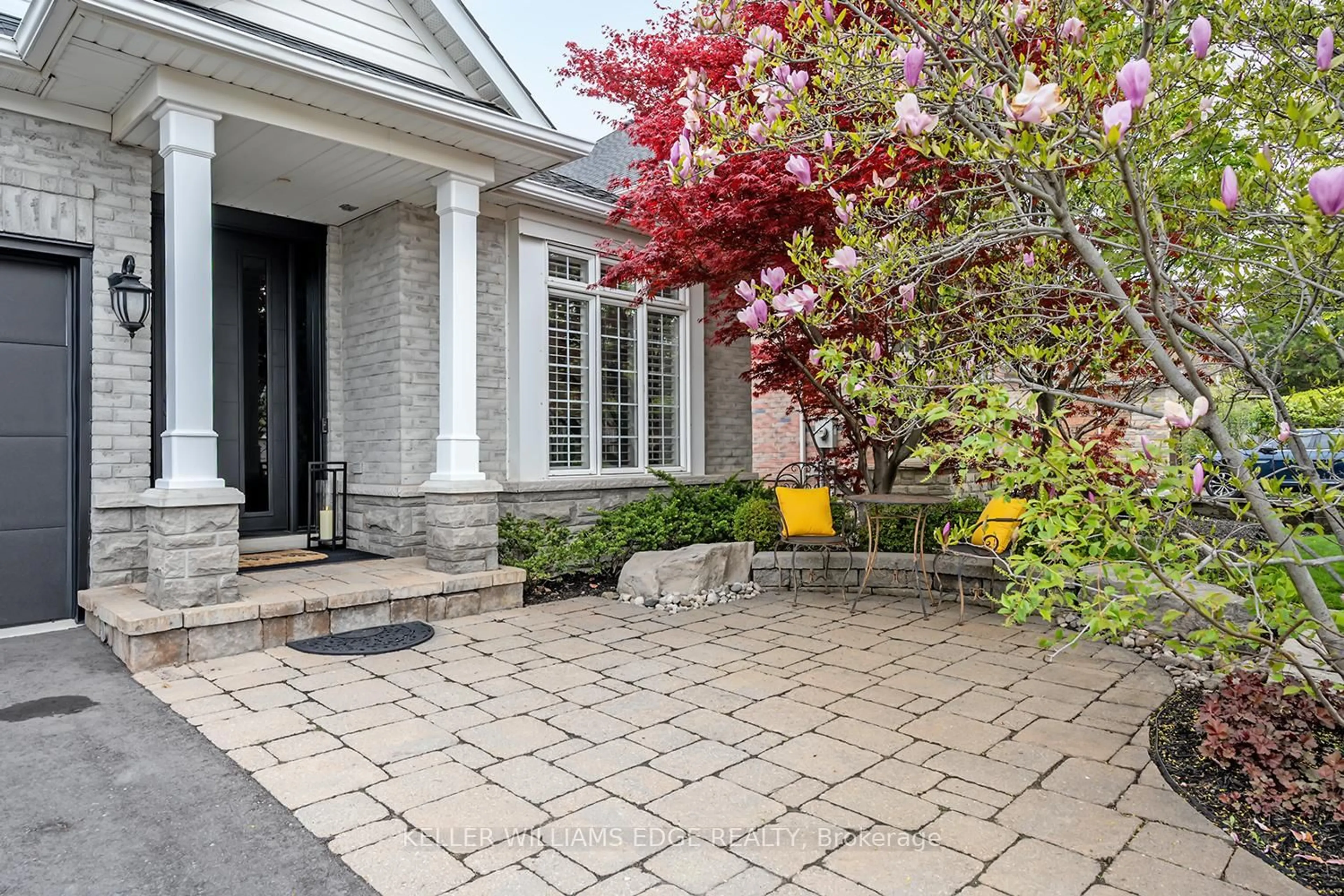 Patio, street for 4285 Couples Cres, Burlington Ontario L7M 4Y8