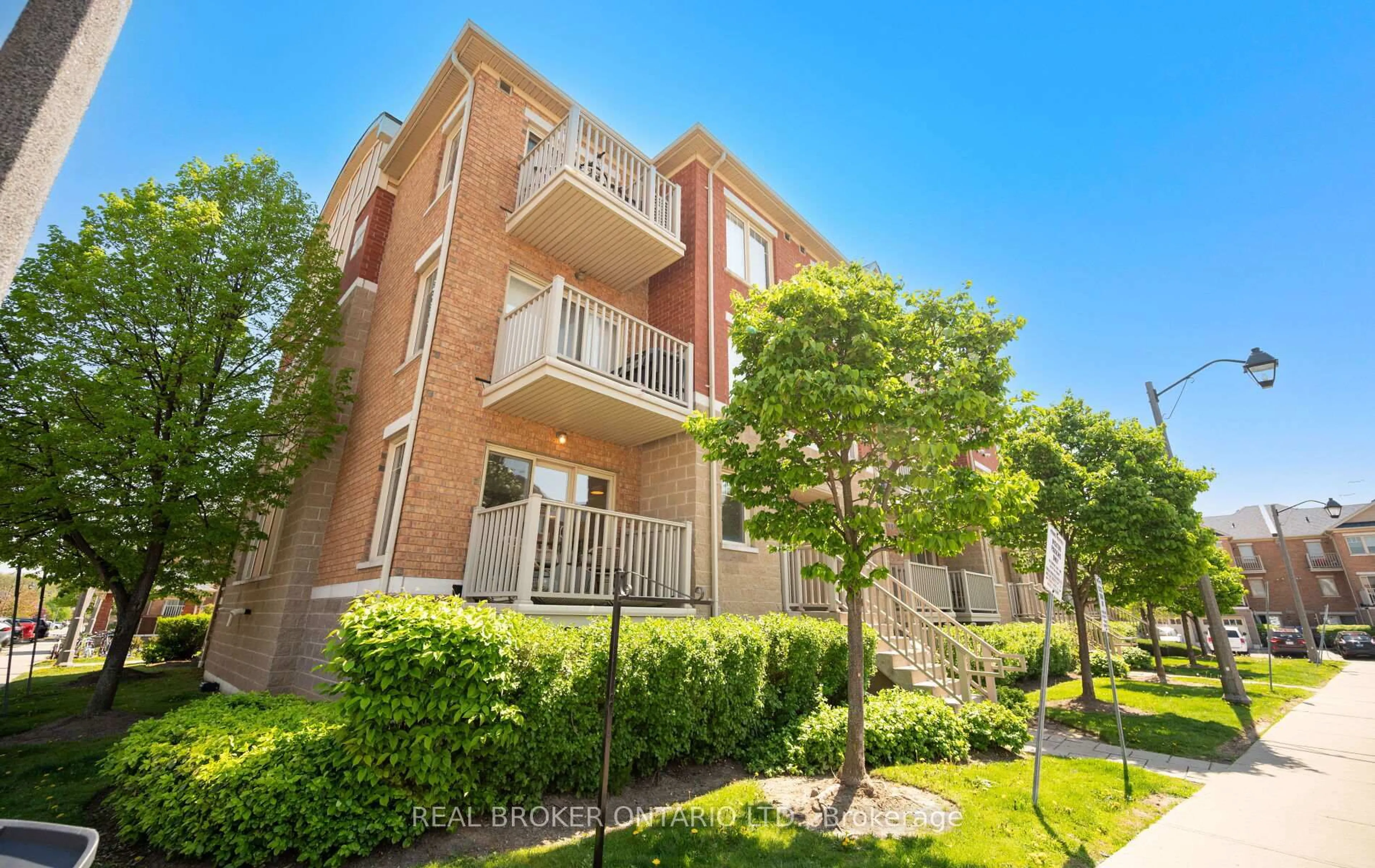 Patio, unknown for 5050 Intrepid Dr #50, Mississauga Ontario L5M 0E5