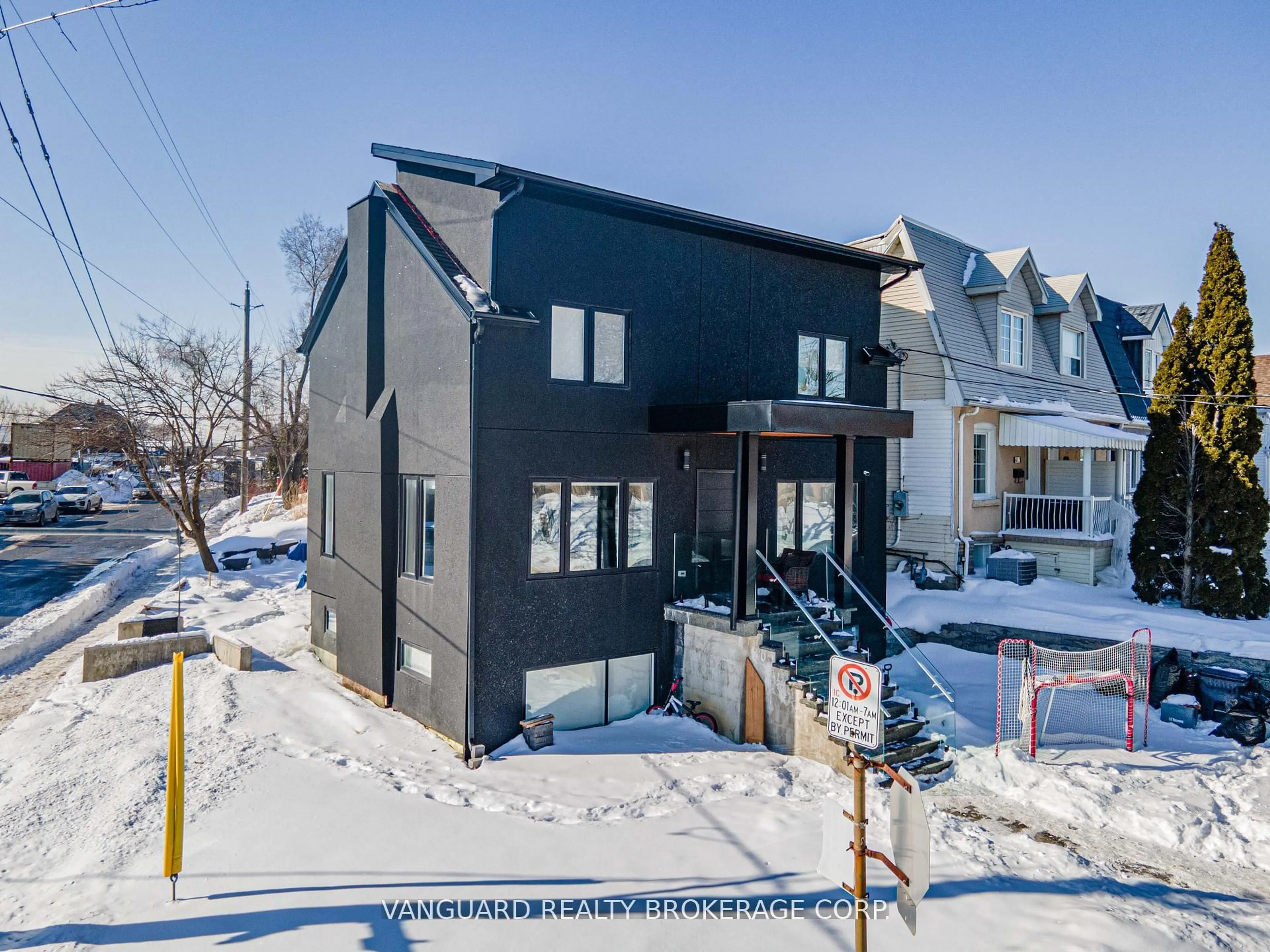 A pic from outside/outdoor area/front of a property/back of a property/a pic from drone, street for 410 Maybank Ave, Toronto Ontario M6N 3S8