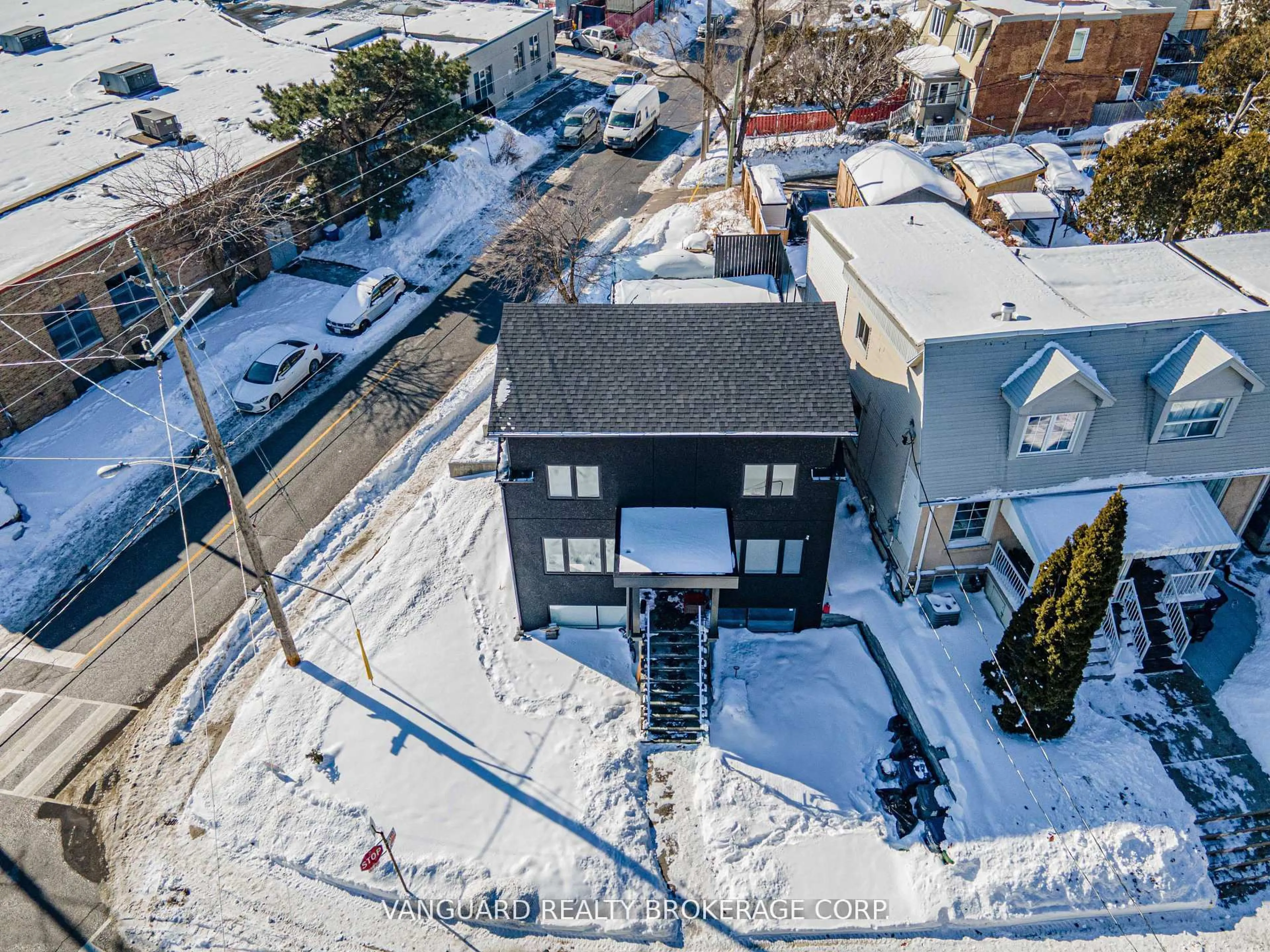 A pic from outside/outdoor area/front of a property/back of a property/a pic from drone, street for 410 Maybank Ave, Toronto Ontario M6N 3S8