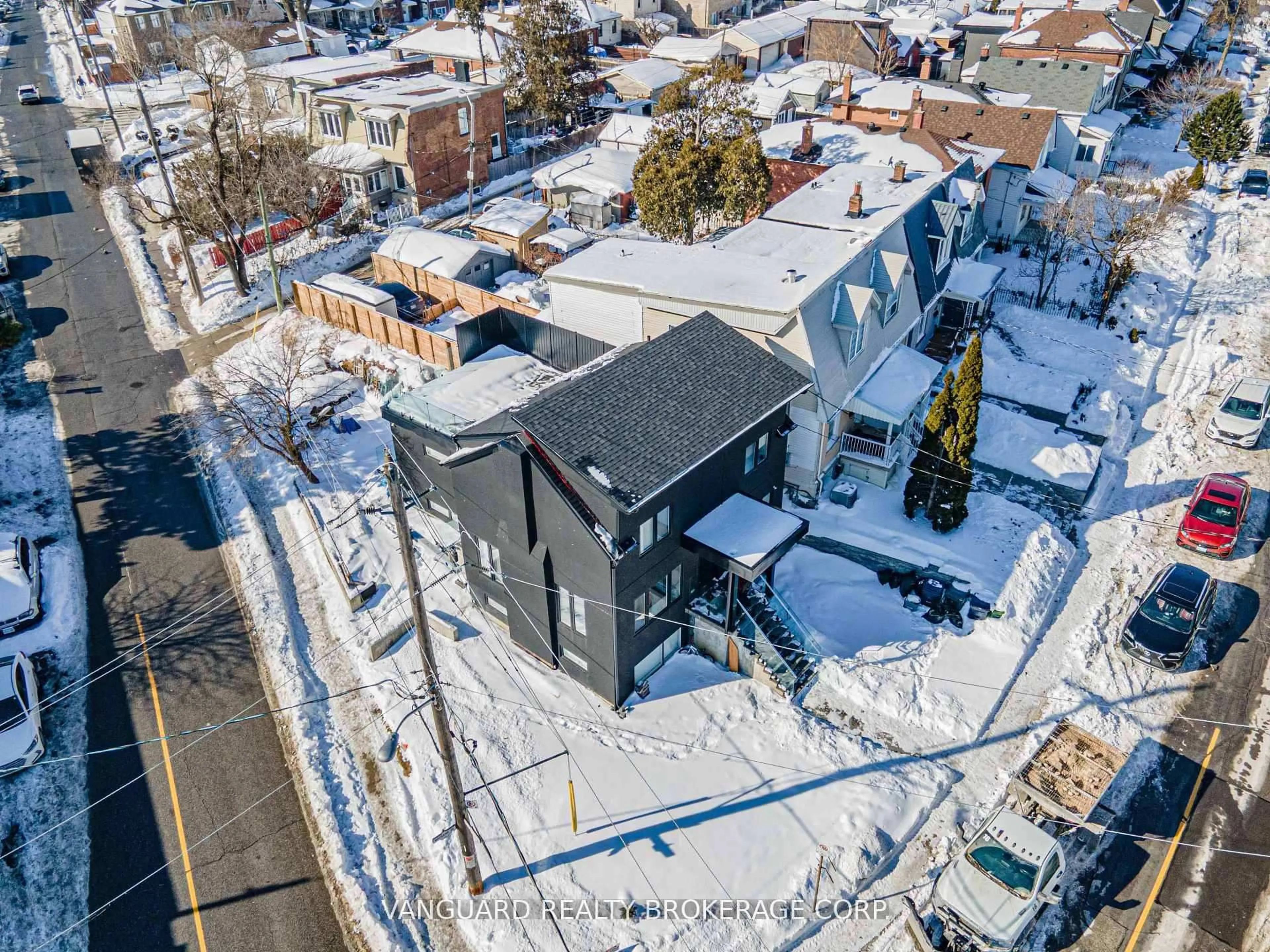 A pic from outside/outdoor area/front of a property/back of a property/a pic from drone, street for 410 Maybank Ave, Toronto Ontario M6N 3S8