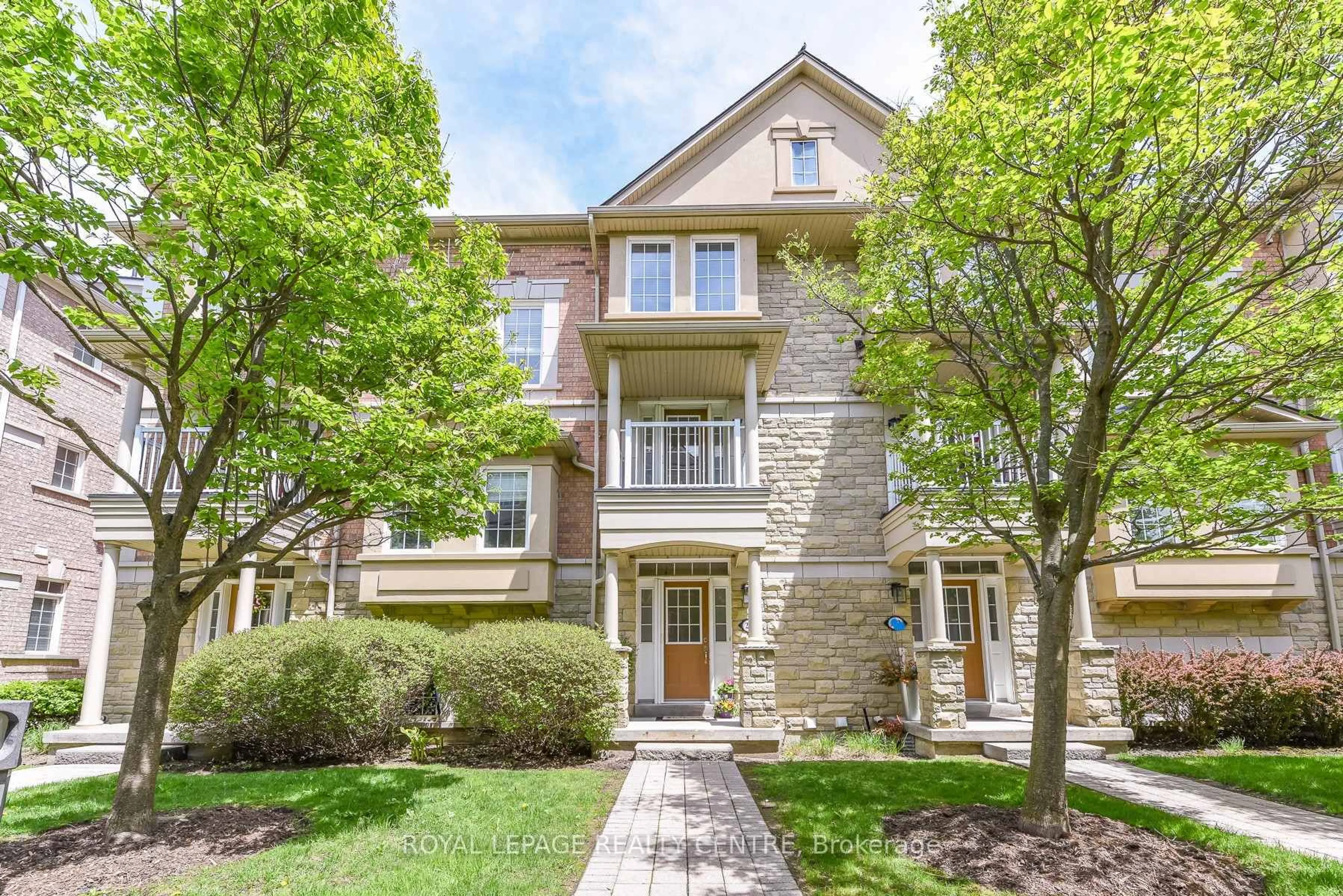 Home with brick exterior material, street for 60 Rosewood Ave #210, Mississauga Ontario L5G 4W2