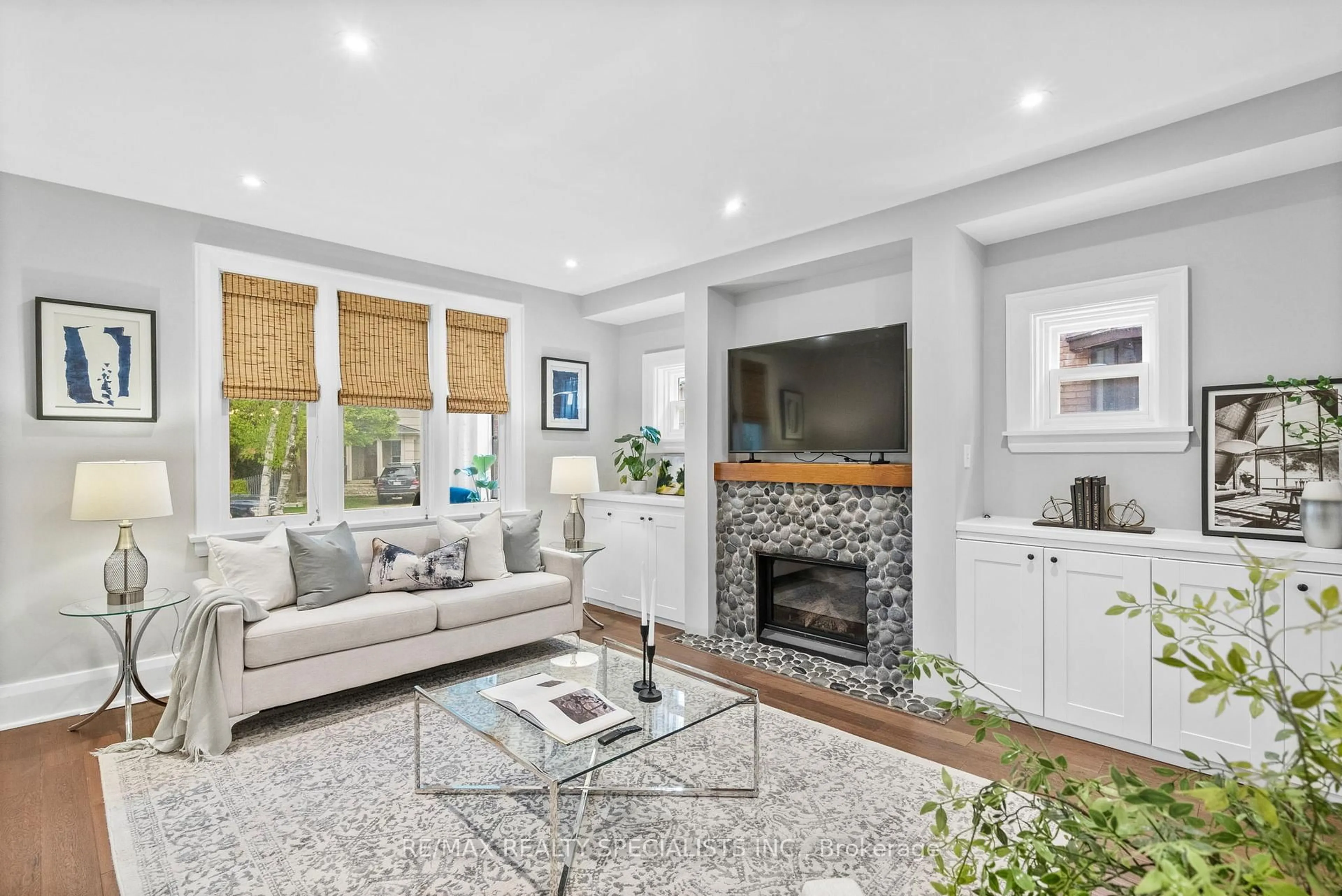 Living room with furniture, unknown for 157 Queens Ave, Toronto Ontario M8V 2N8