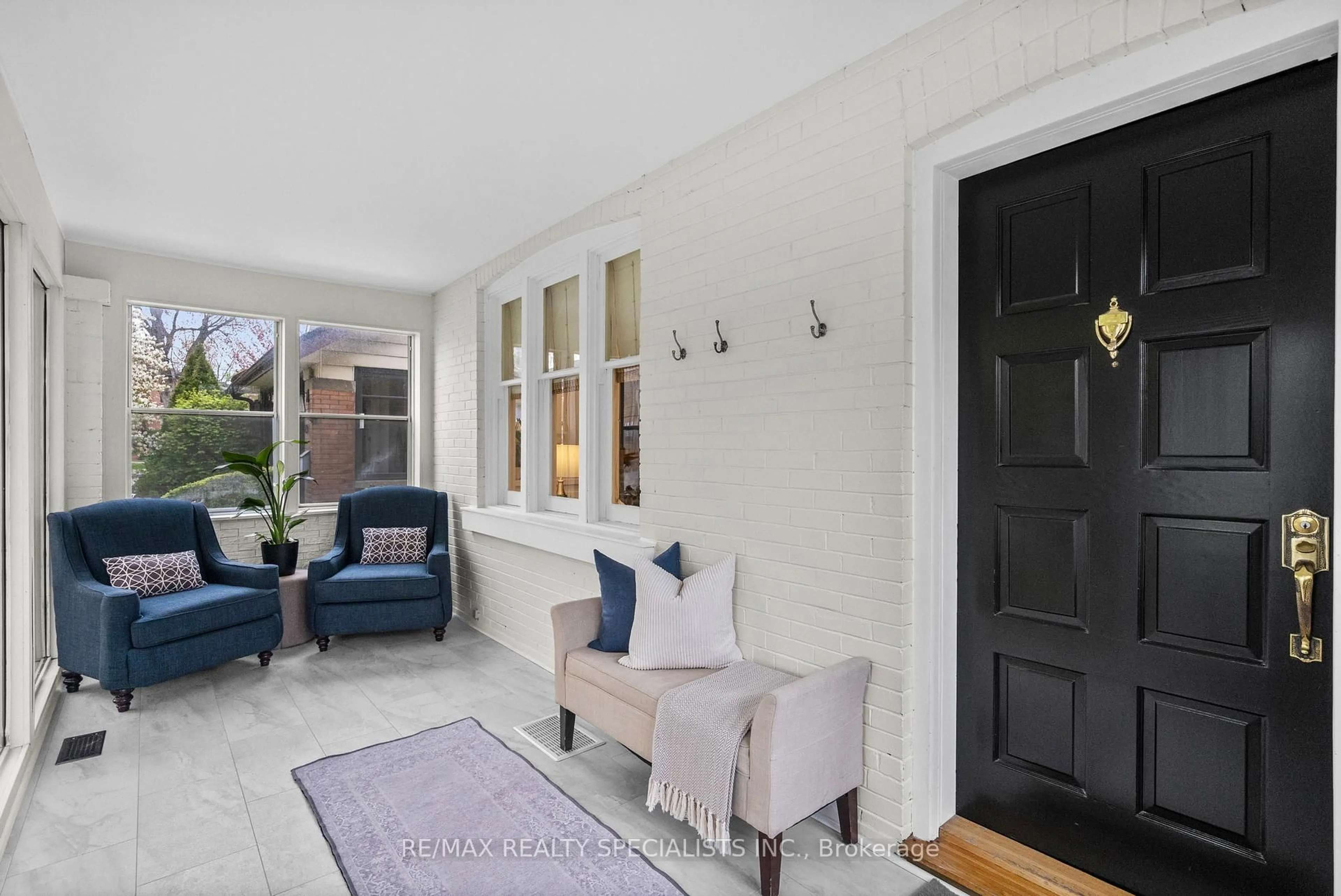 Indoor entryway for 157 Queens Ave, Toronto Ontario M8V 2N8