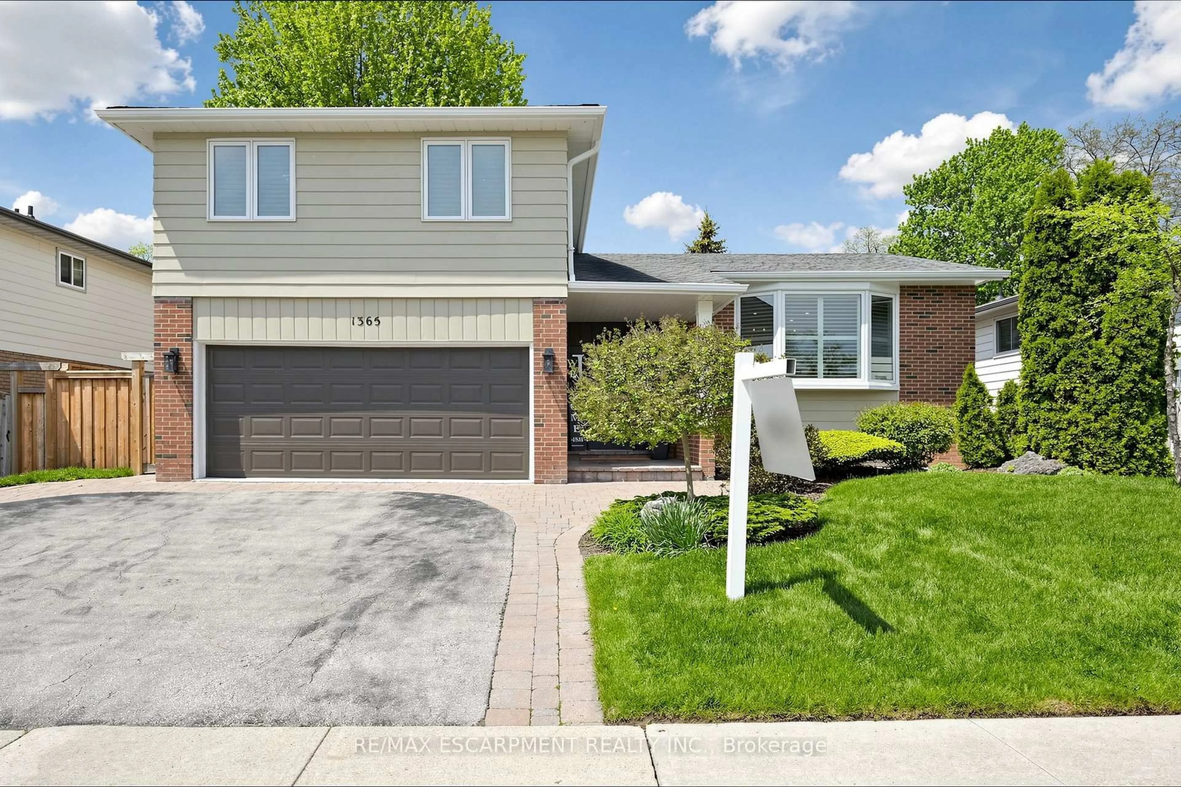 Home with brick exterior material, street for 1365 Ester Dr, Burlington Ontario L7P 1L4