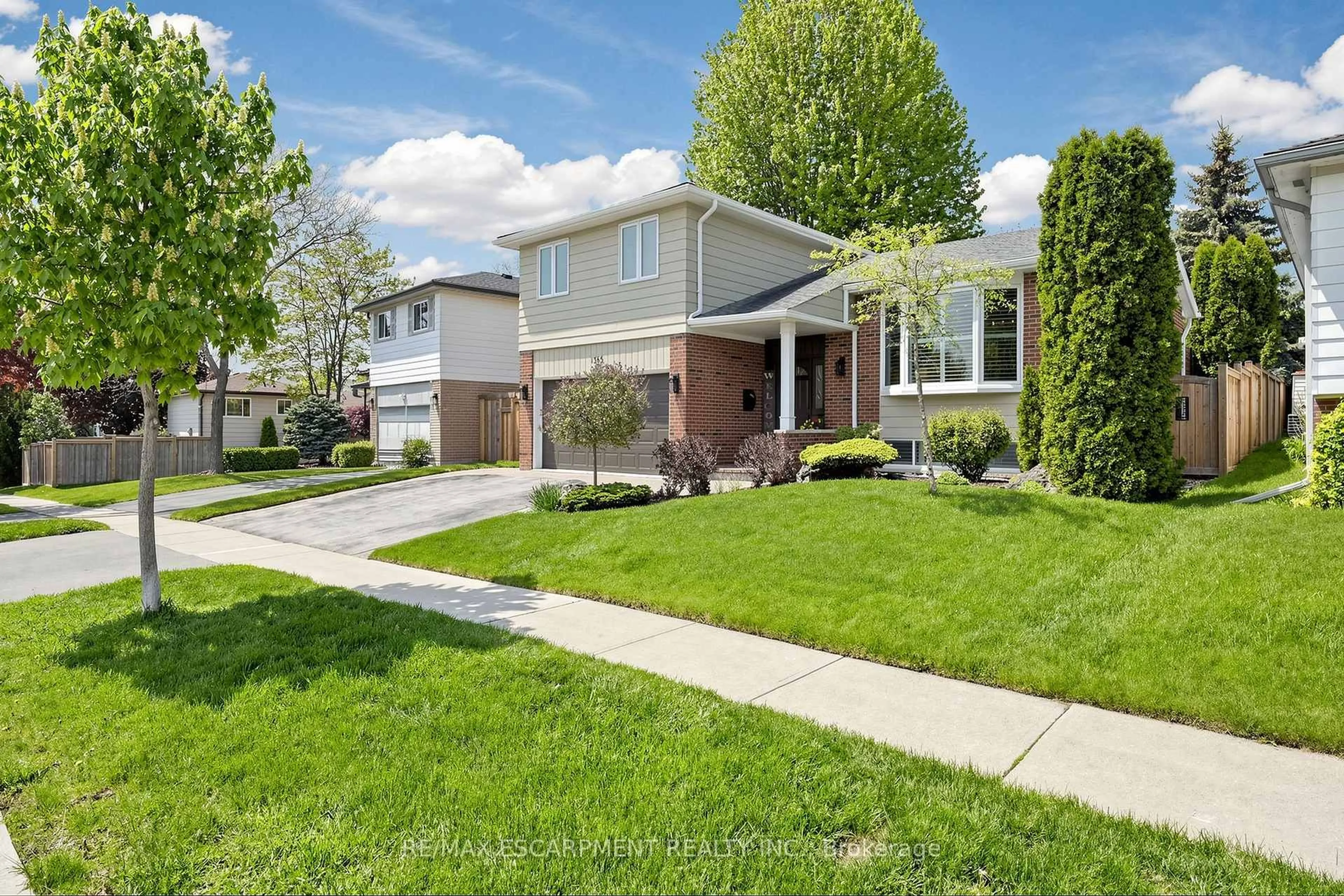 Home with brick exterior material, street for 1365 Ester Dr, Burlington Ontario L7P 1L4