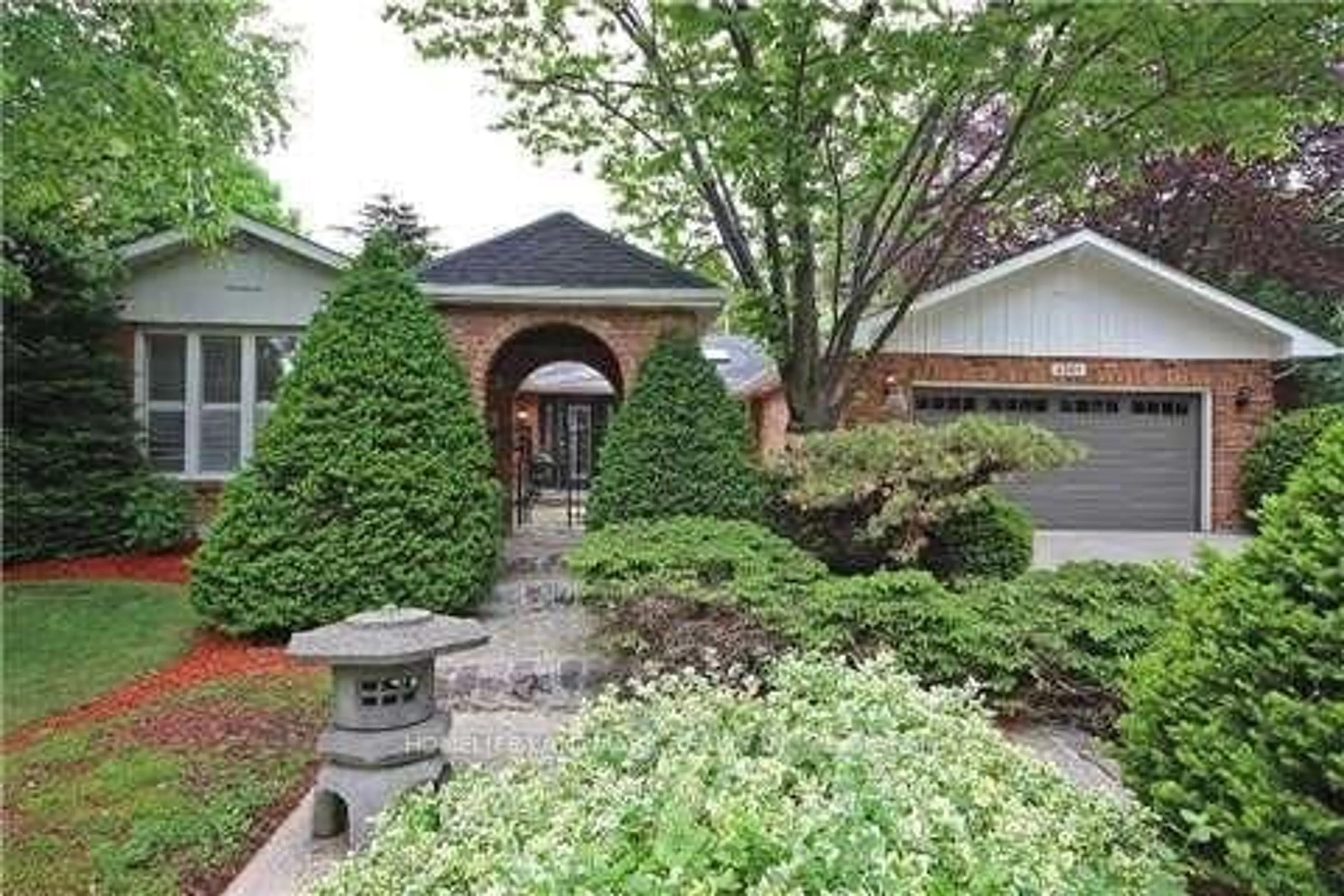 Home with brick exterior material, street for 2301 Bennington Gate, Oakville Ontario L6J 5Z4