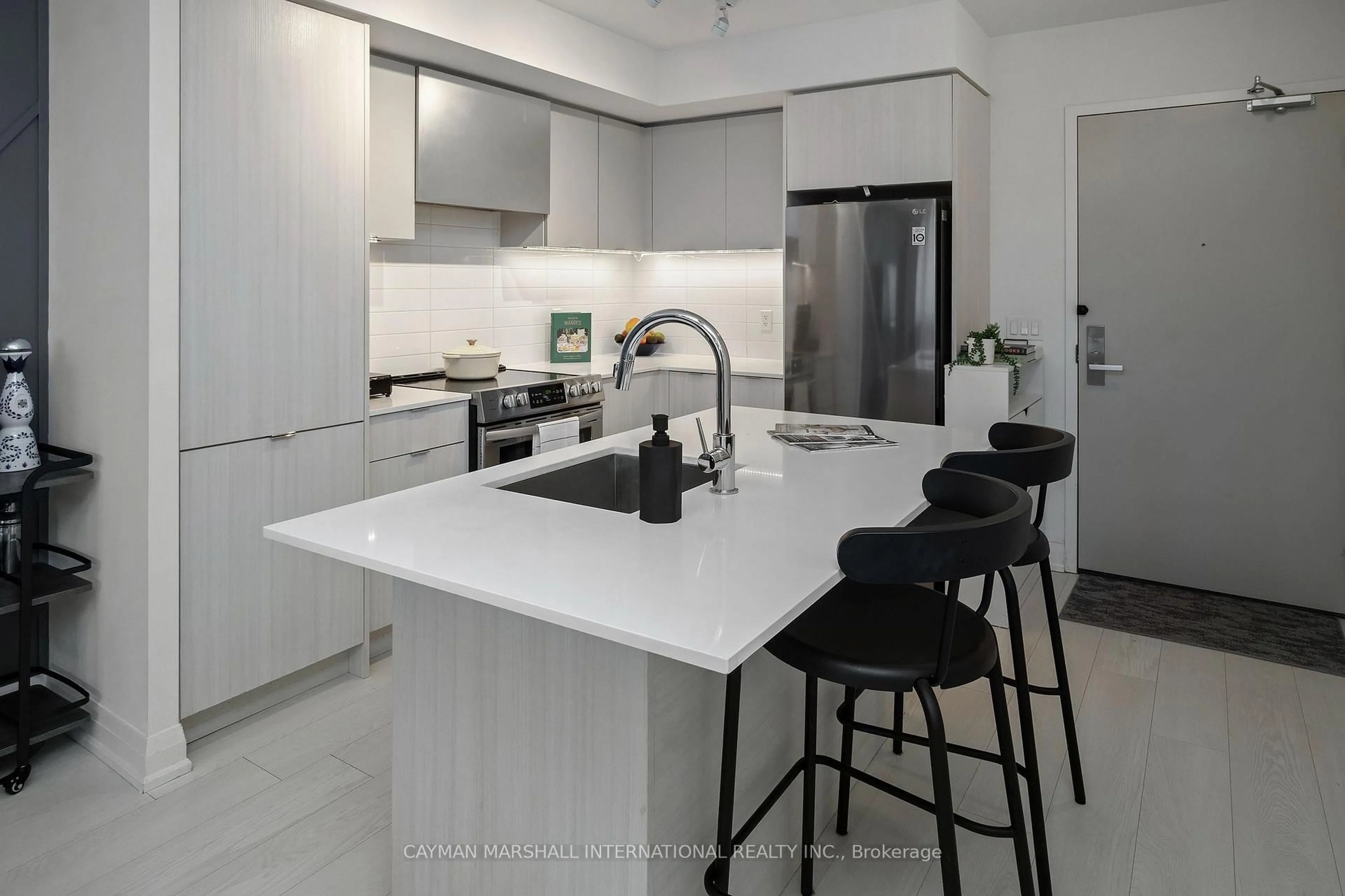 Contemporary kitchen, ceramic/tile floor for 30 Gibbs Rd #108, Toronto Ontario M9B 0E4