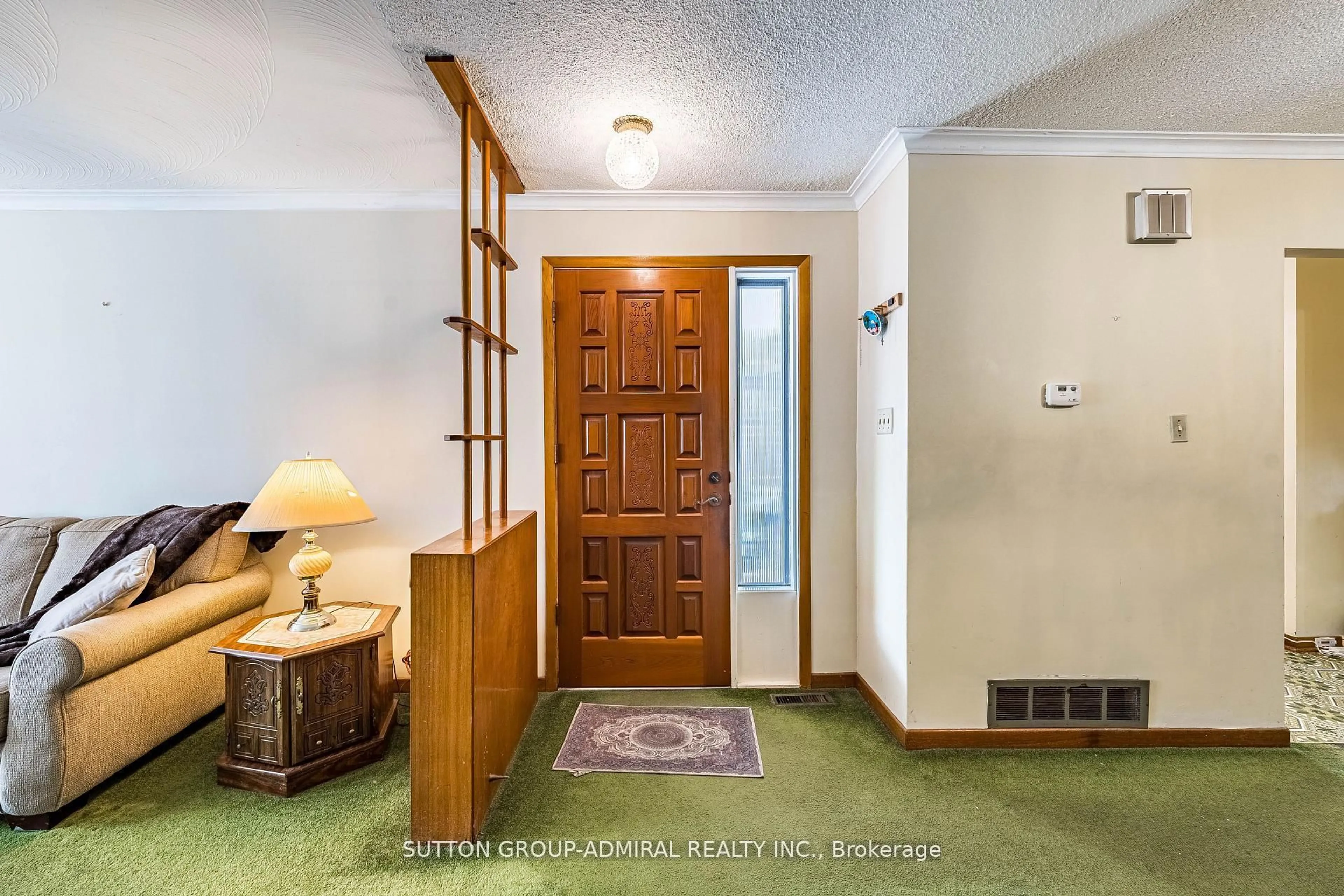 Indoor entryway for 92 Redgrave Dr, Toronto Ontario M9R 3V3