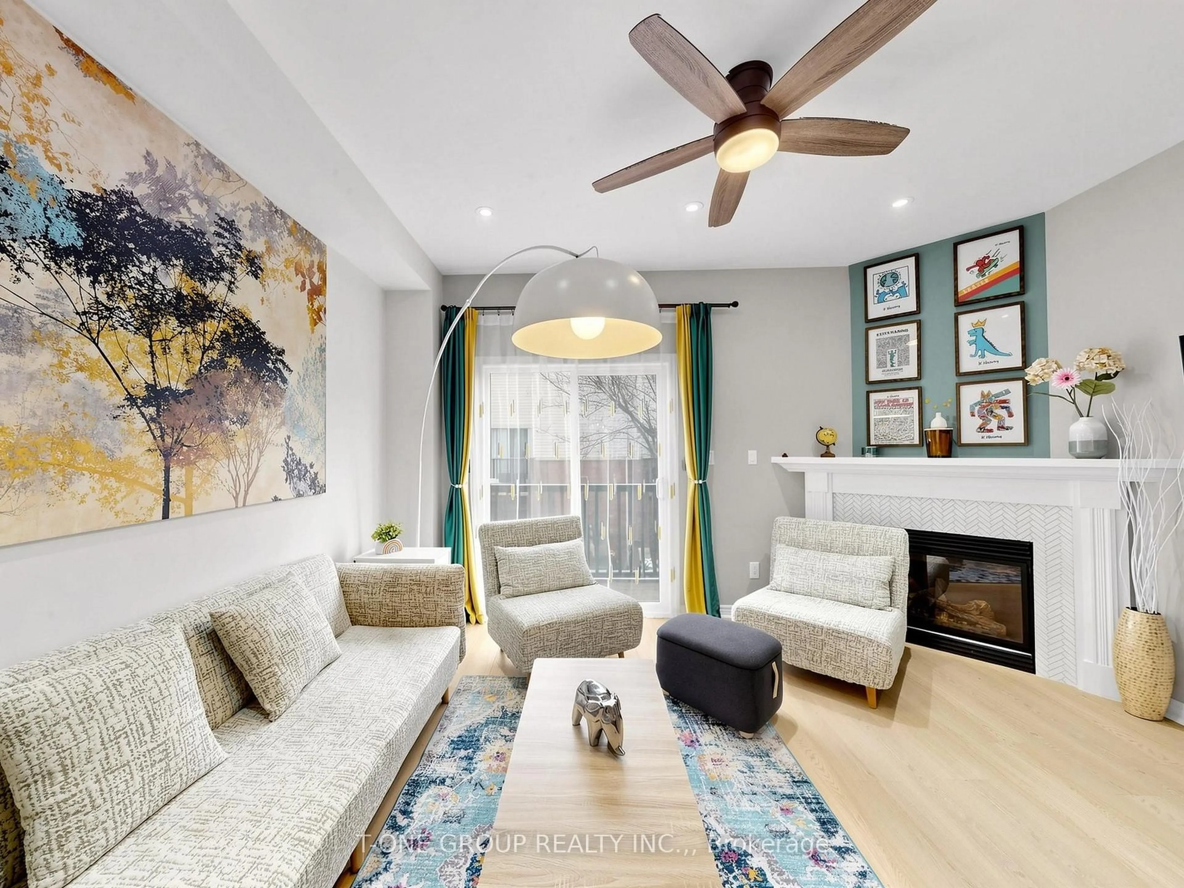 Living room with furniture, wood/laminate floor for 685 Rowley Common, Burlington Ontario L7L 0A5