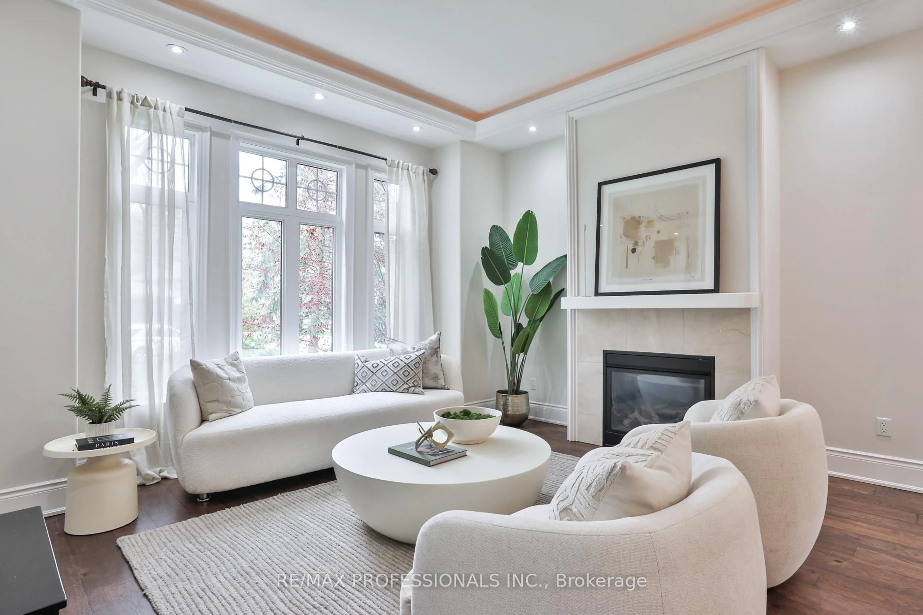 Living room with furniture, unknown for 52 Bonnyview Dr, Toronto Ontario M8Y 3G6