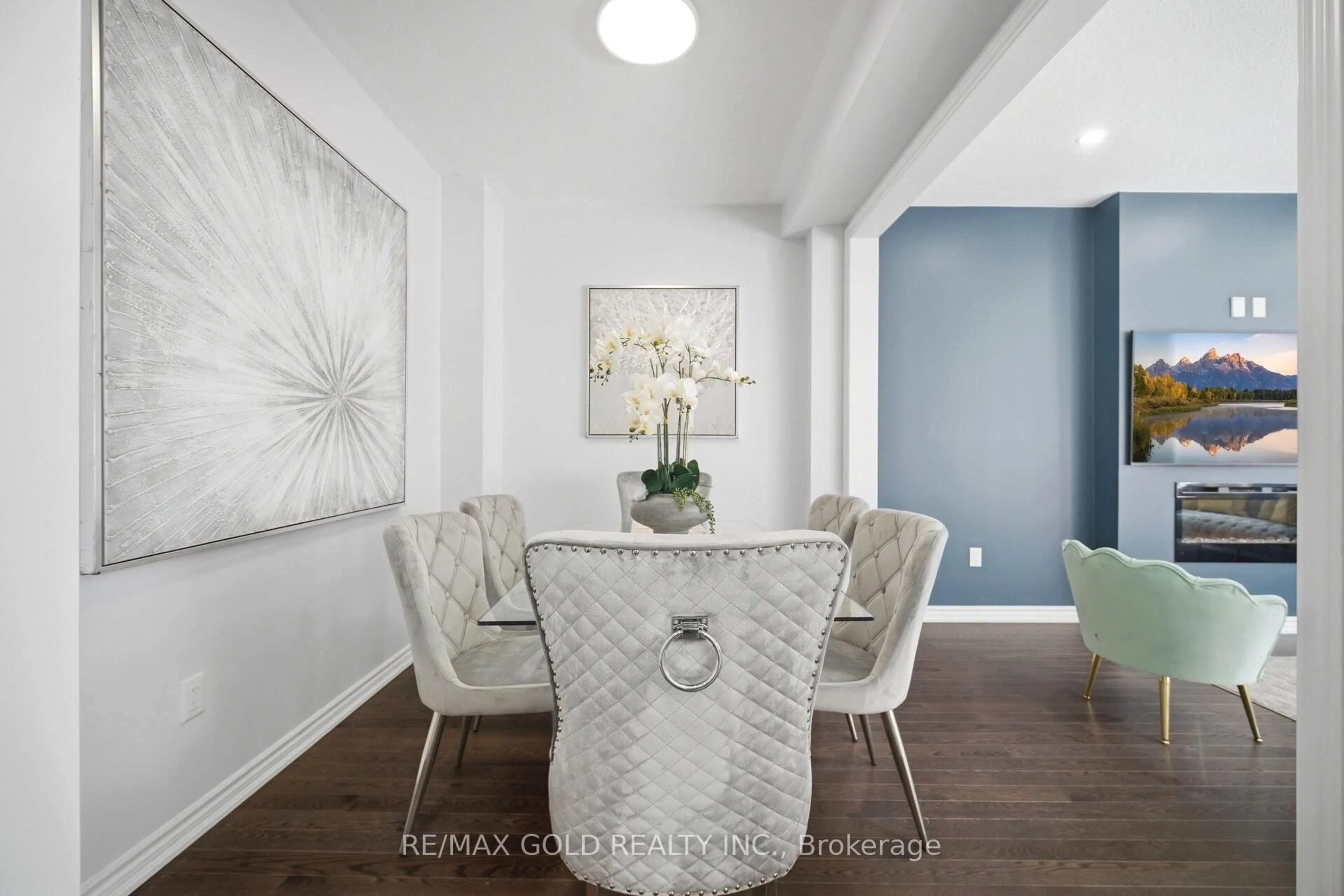 Dining room, unknown for 28 Calabria Dr, Caledon Ontario L7C 4L2