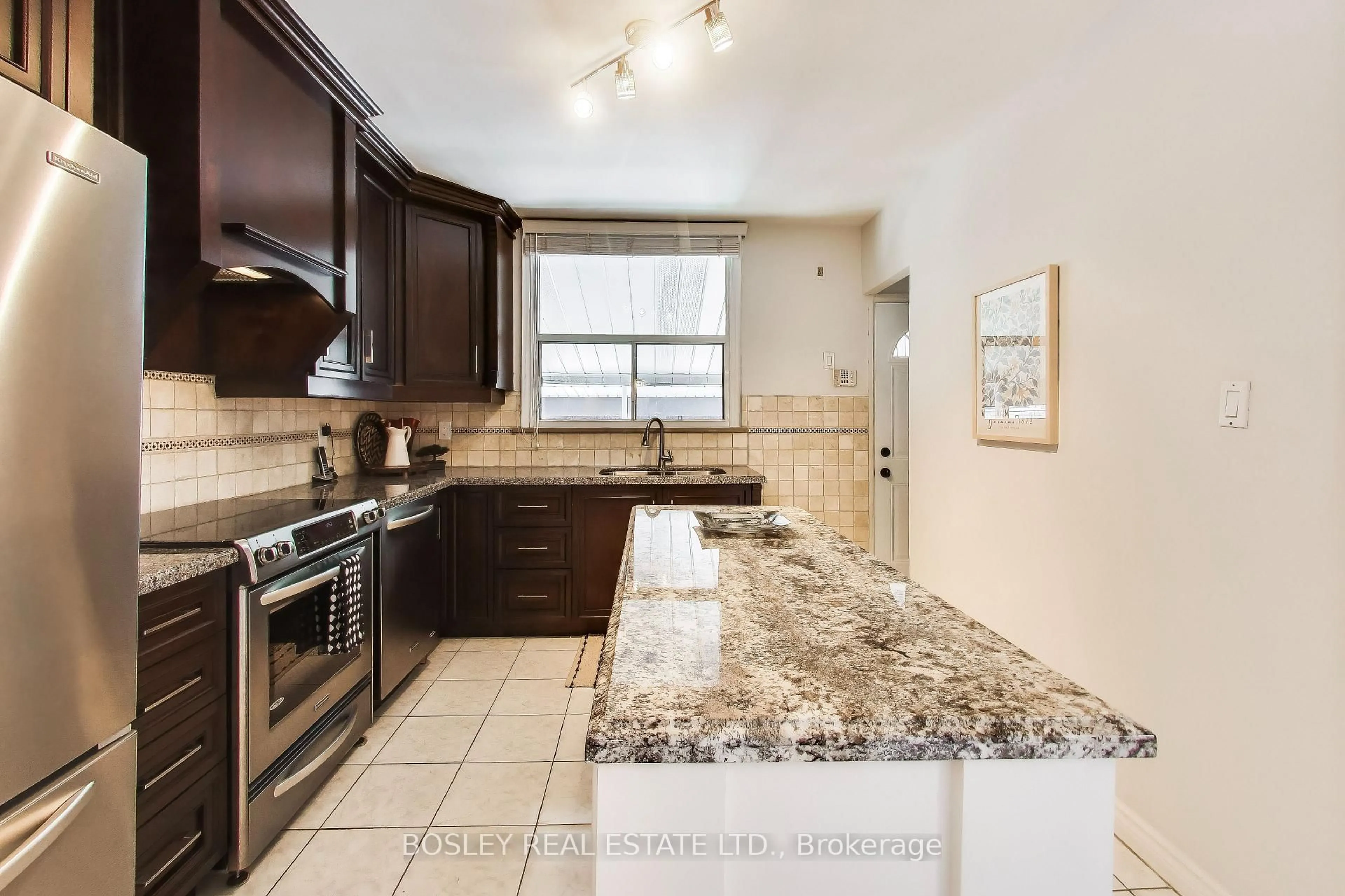 Standard kitchen, ceramic/tile floor for 159 Ascot Ave, Toronto Ontario M6E 1G5