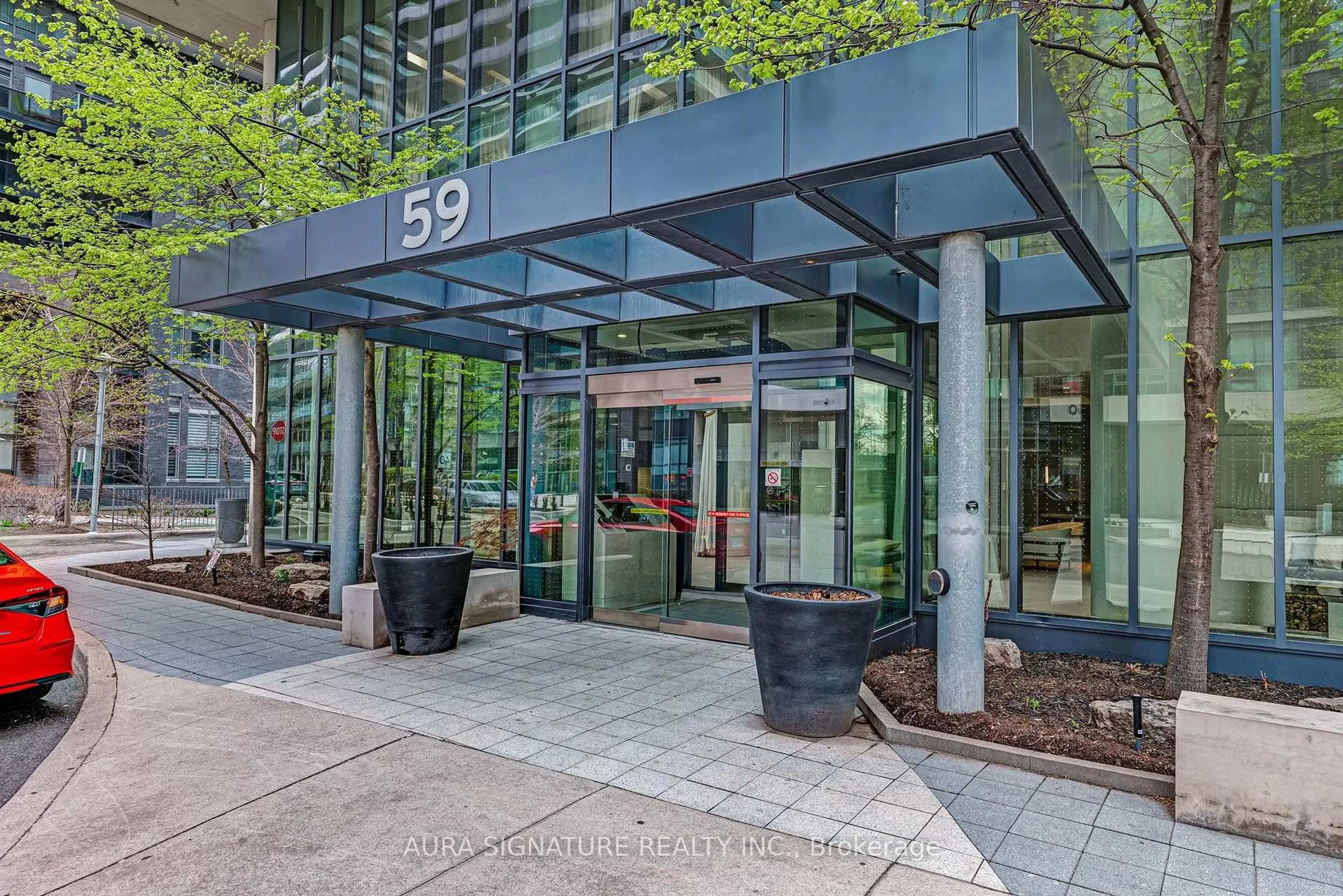 Indoor foyer for 59 Annie Craig Dr #1004, Toronto Ontario M8V 0C4
