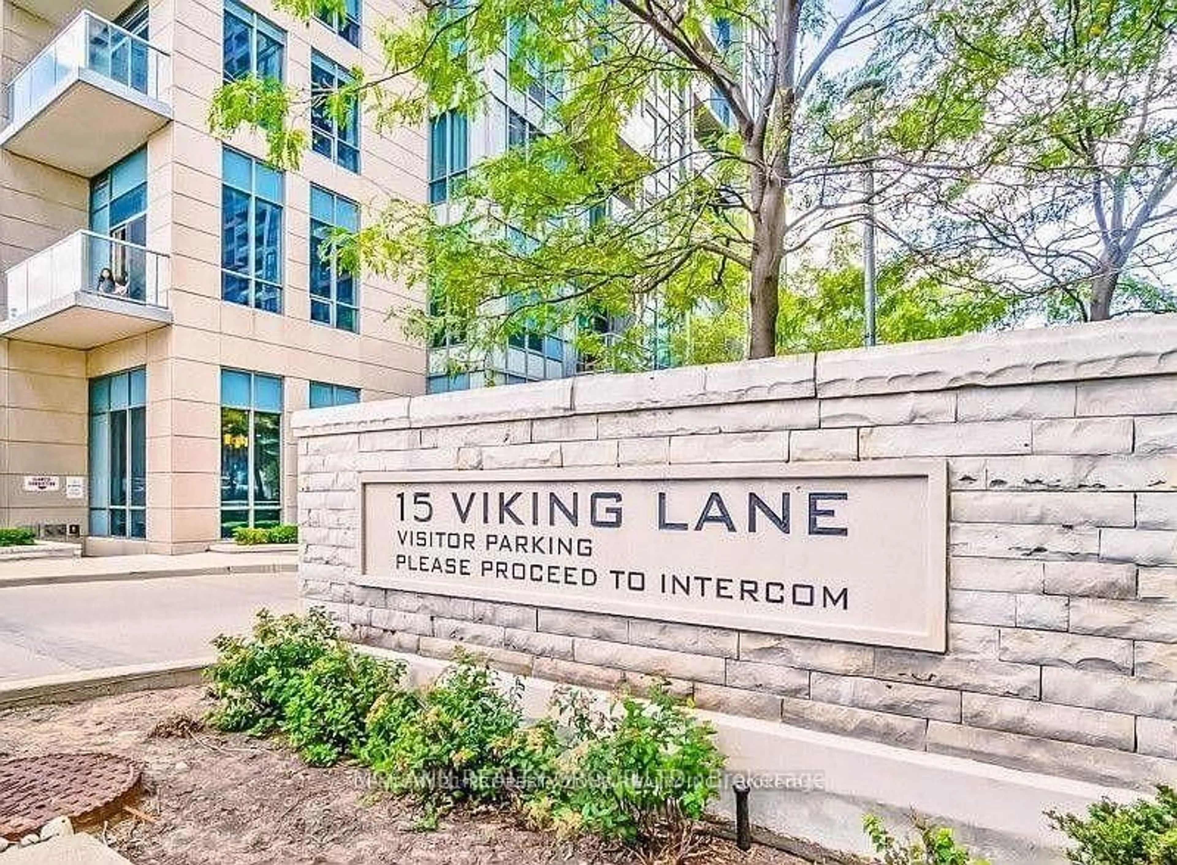 Indoor foyer for 15 Viking Lane #1605, Toronto Ontario M9B 0A4