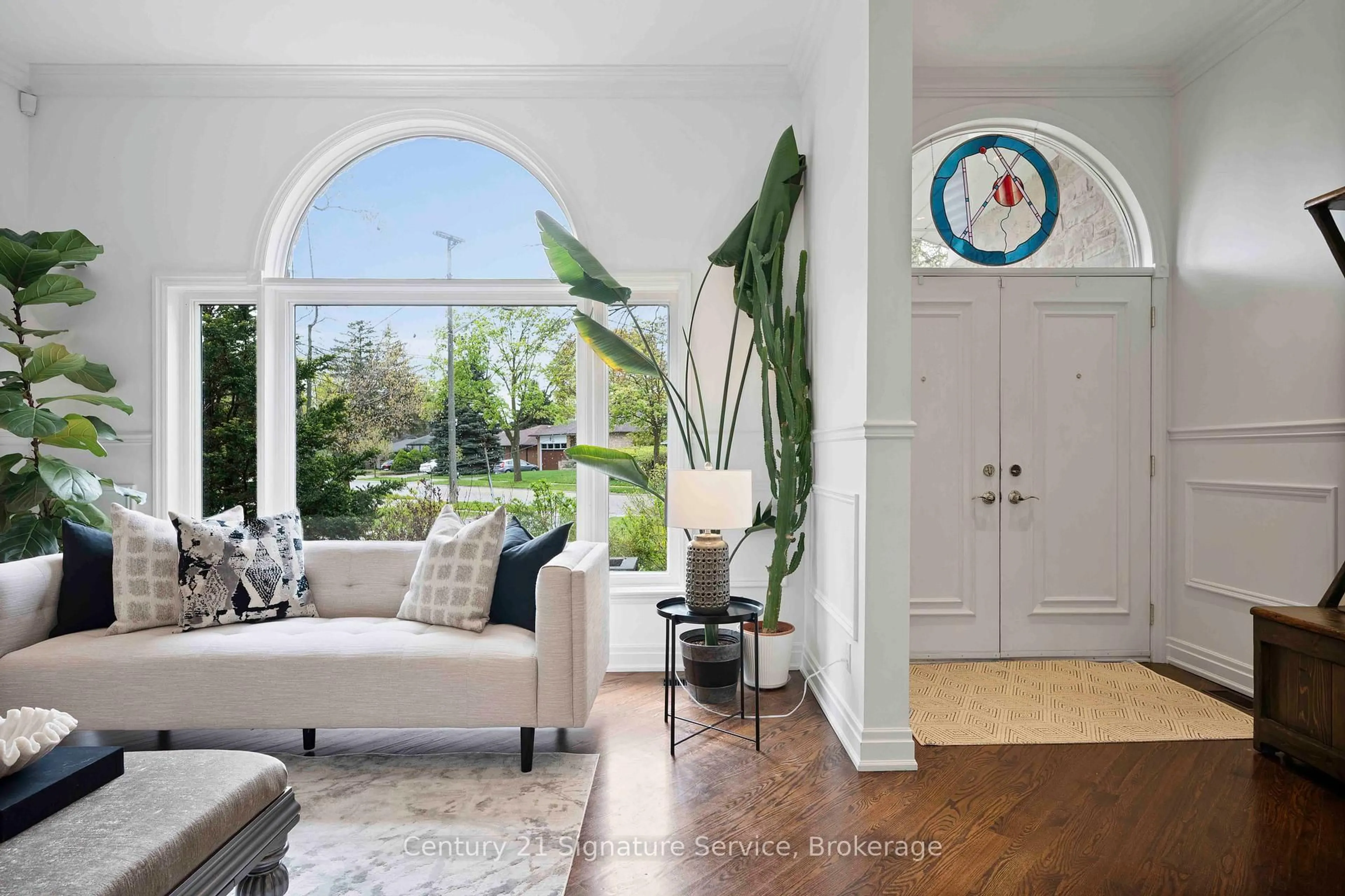 Indoor entryway for 2173 Greenhurst Ave, Mississauga Ontario L4X 1J5