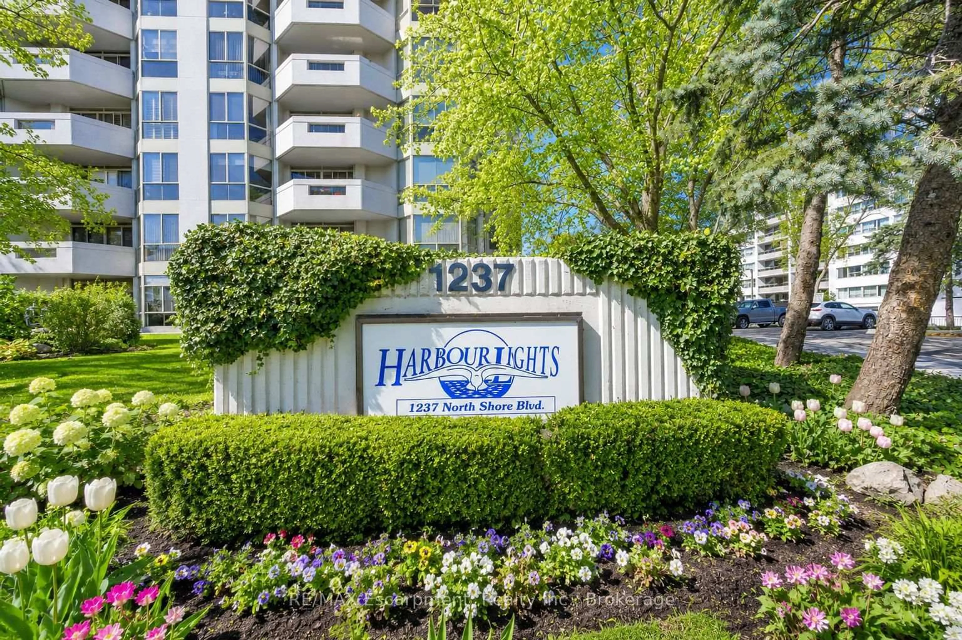 Unknown for 1237 North Shore Blvd #301, Burlington Ontario L7S 2H8