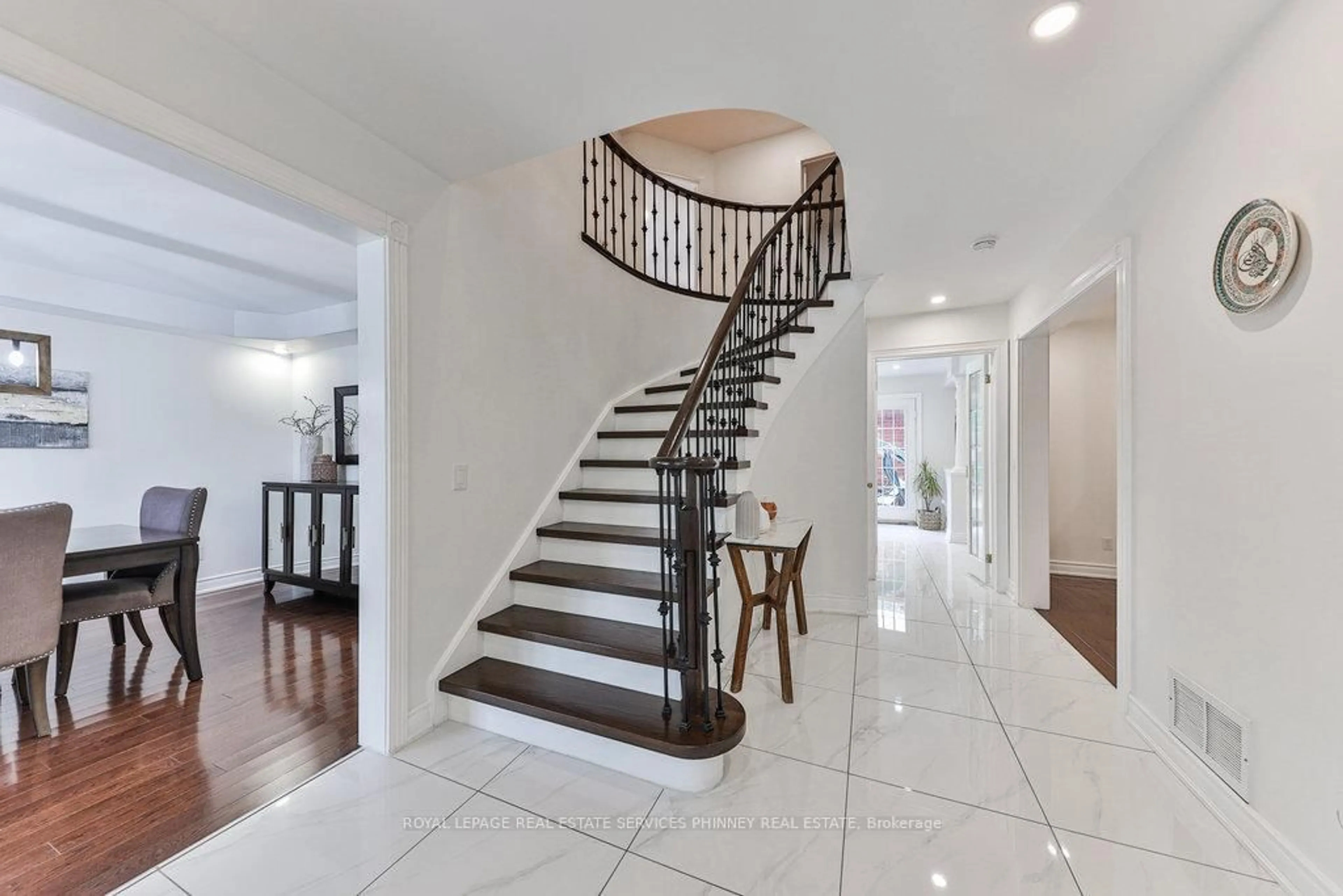 Unknown for 200 Lexington Rd, Oakville Ontario L6H 6L6