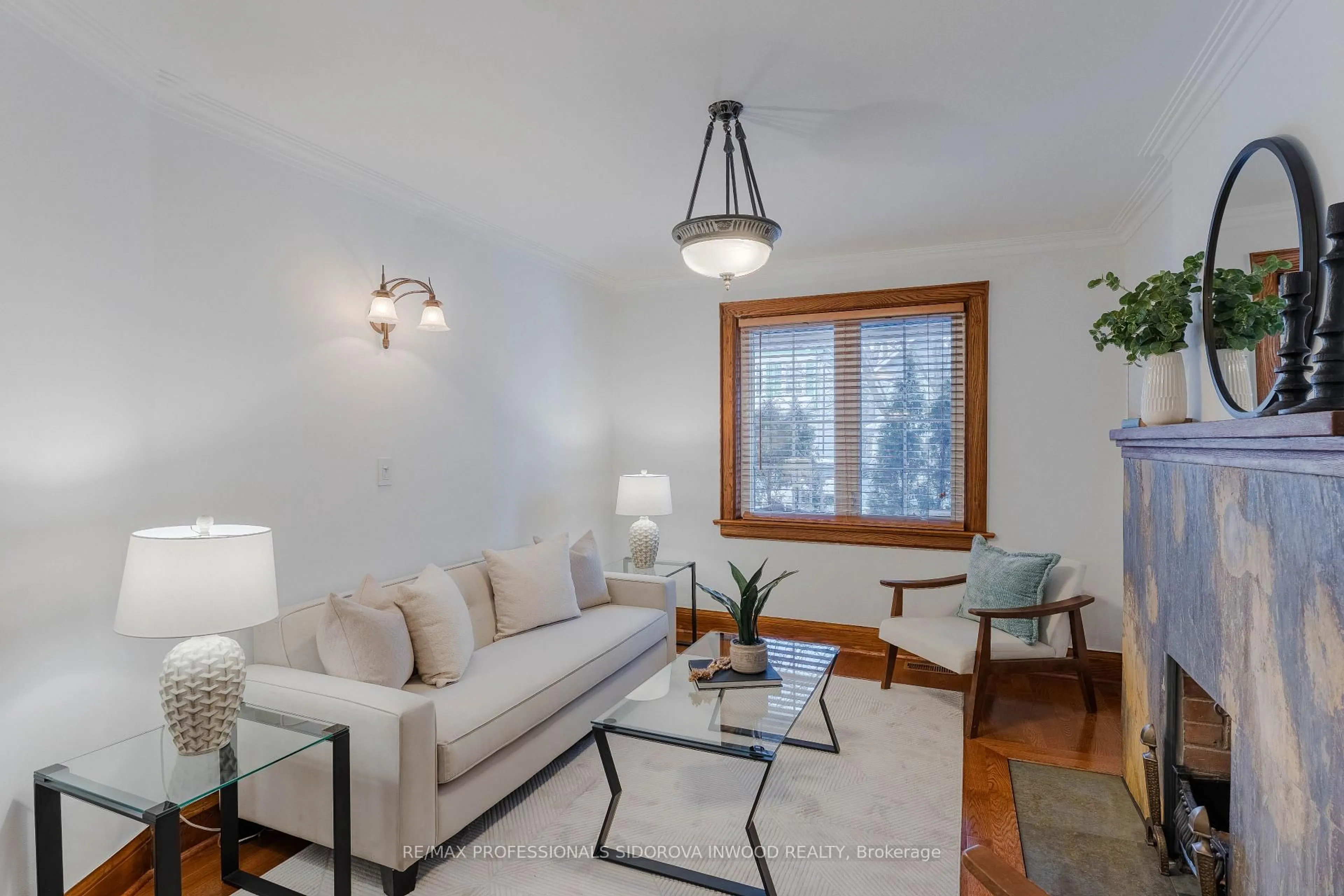 Living room with furniture, unknown for 11 Winfield Ave, Toronto Ontario M6S 2J7
