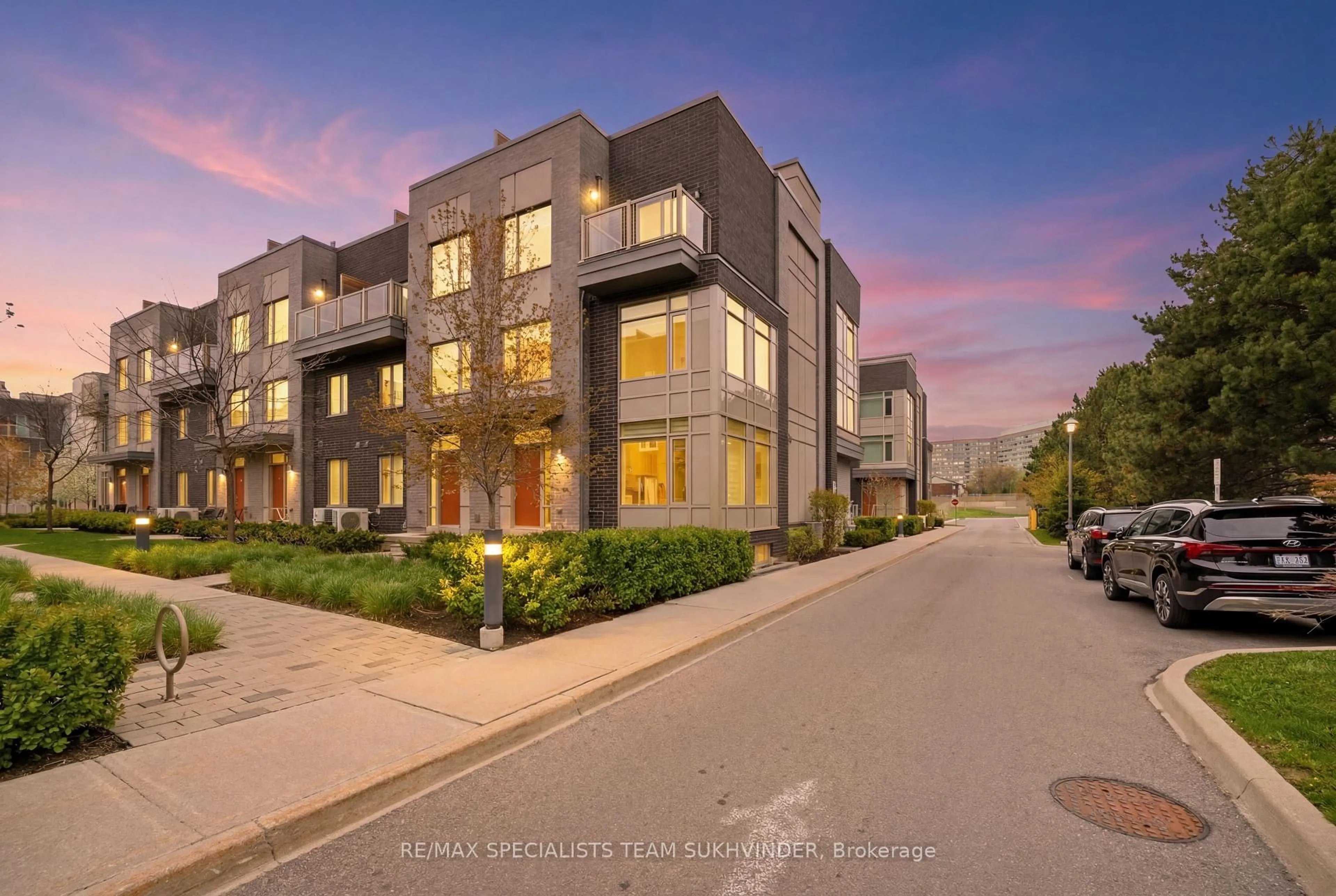 Unknown for 18 Applewood Lane #25, Toronto Ontario M9C 0C1
