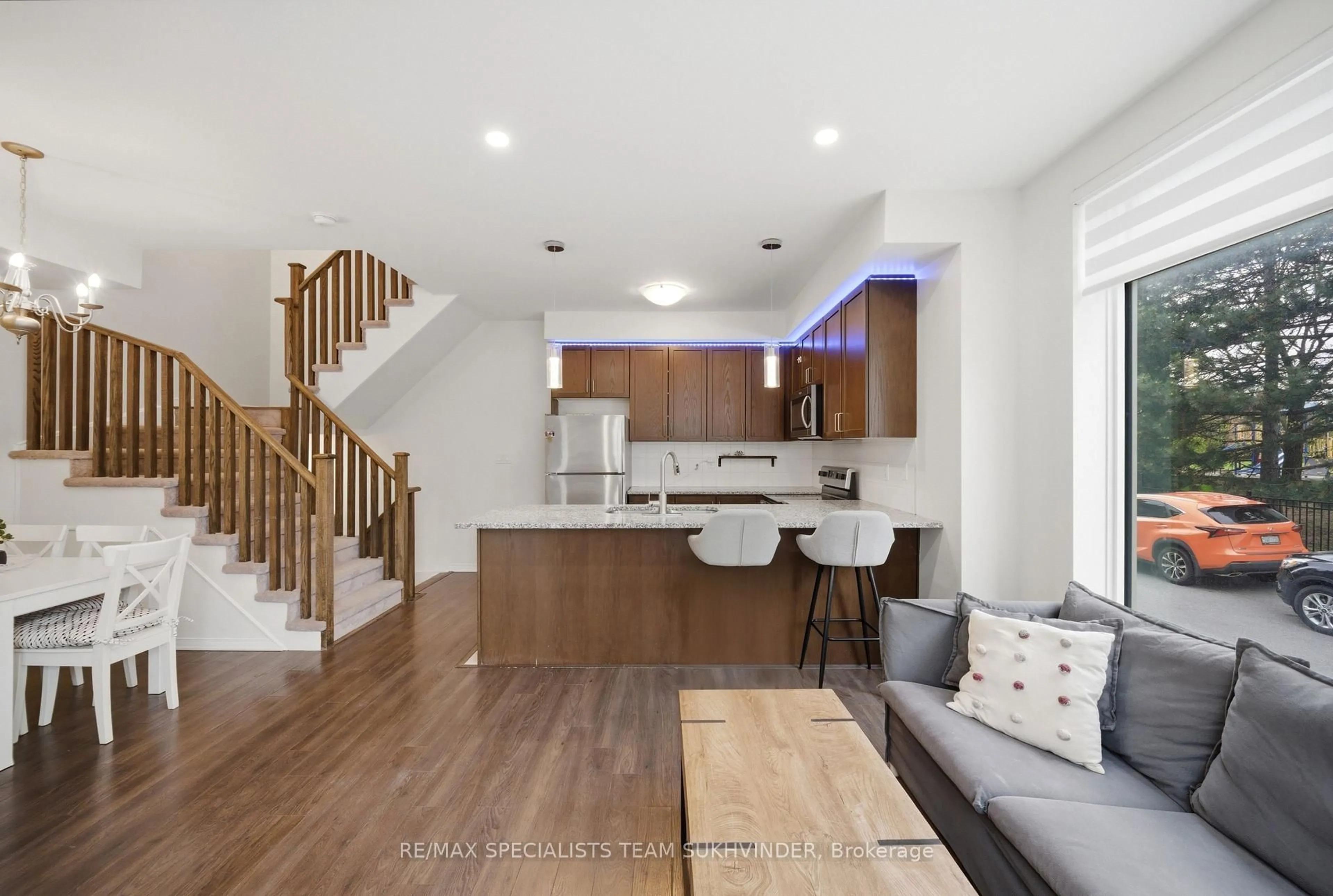 Open concept kitchen, wood/laminate floor for 18 Applewood Lane #25, Toronto Ontario M9C 0C1