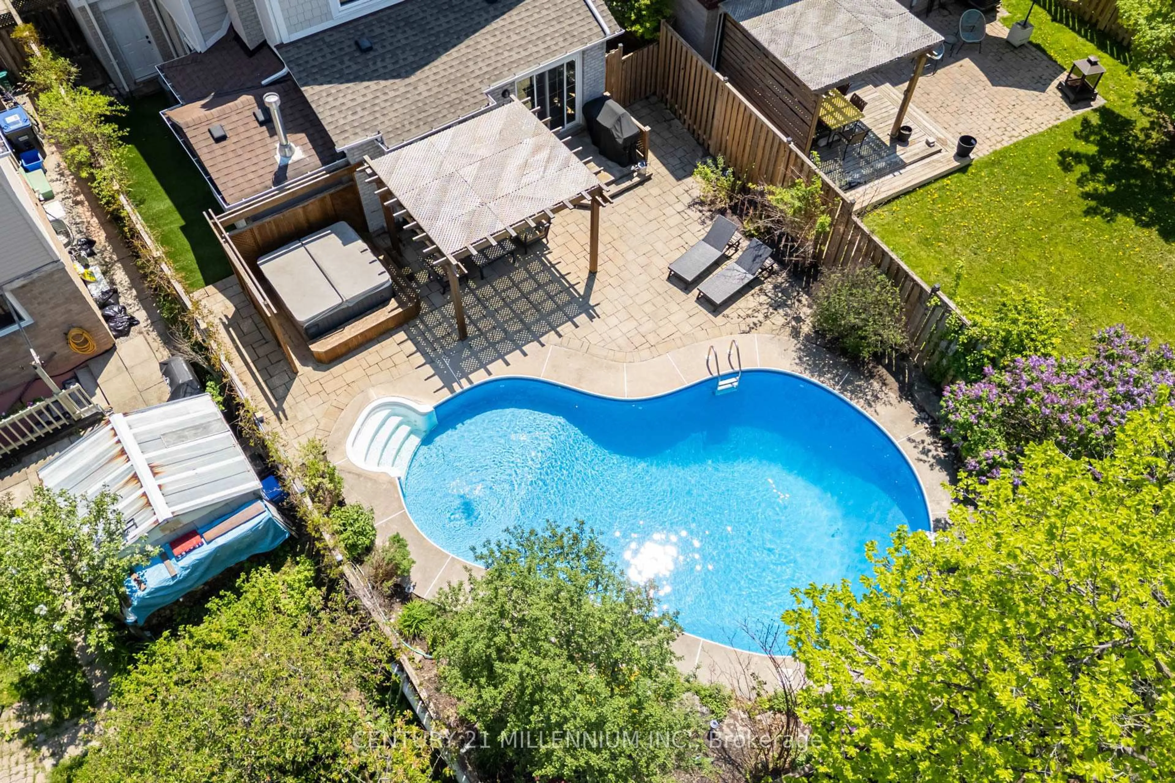 Pool for 7220 Danton Prom, Mississauga Ontario L5N 5C5