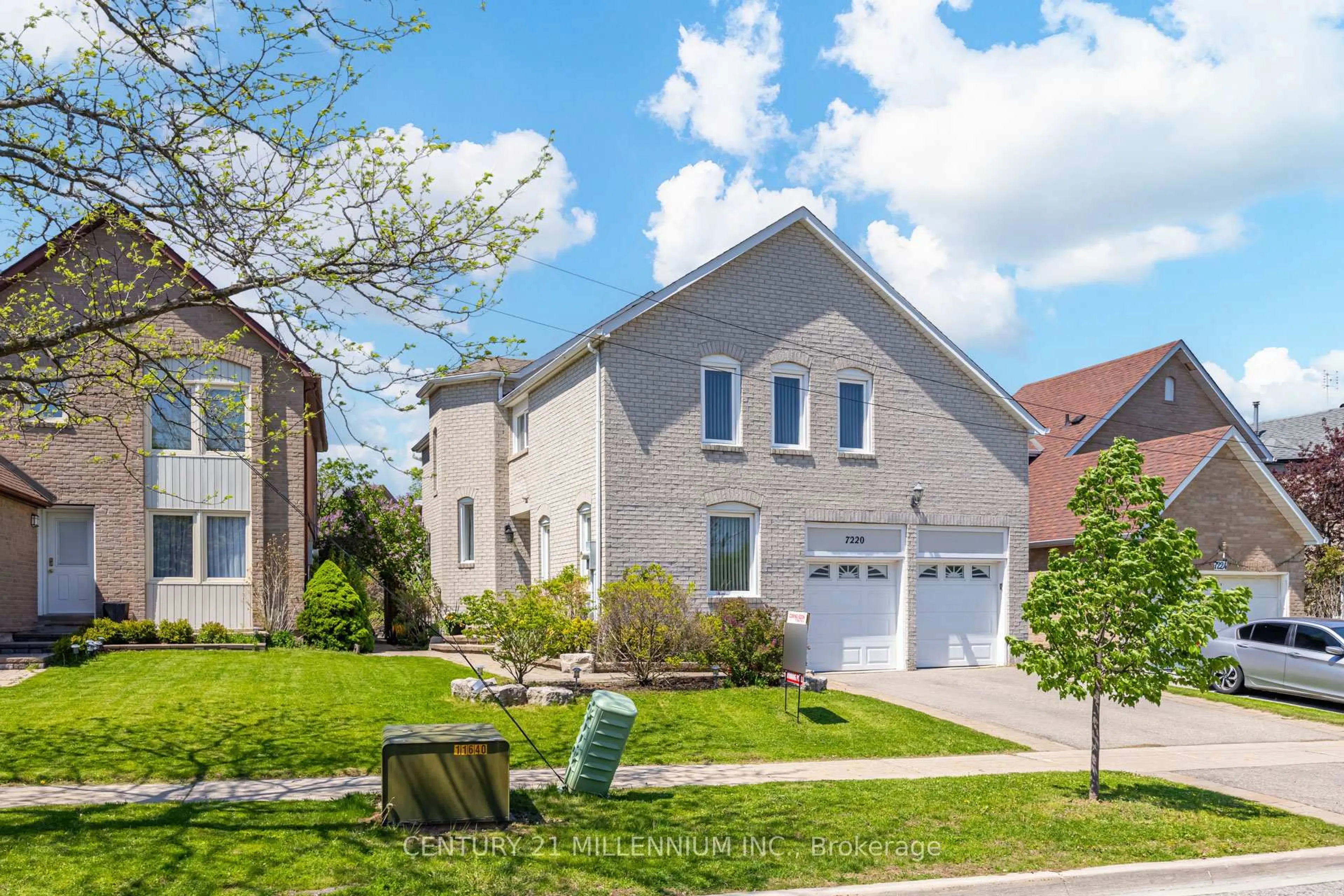 Home with brick exterior material, street for 7220 Danton Prom, Mississauga Ontario L5N 5C5