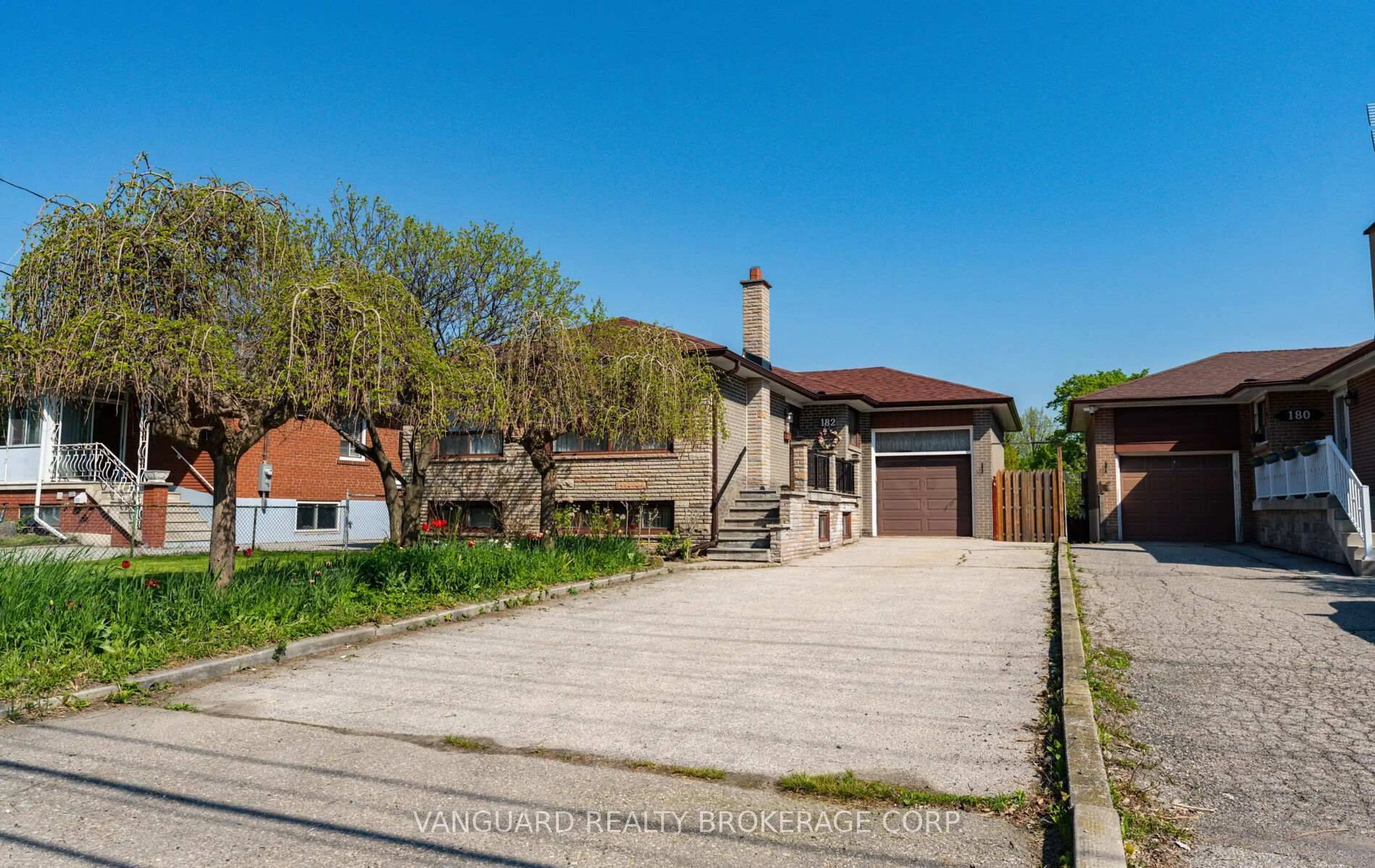 A pic from outside/outdoor area/front of a property/back of a property/a pic from drone, street for 182 Dixon Rd, Toronto Ontario M9P 2L8