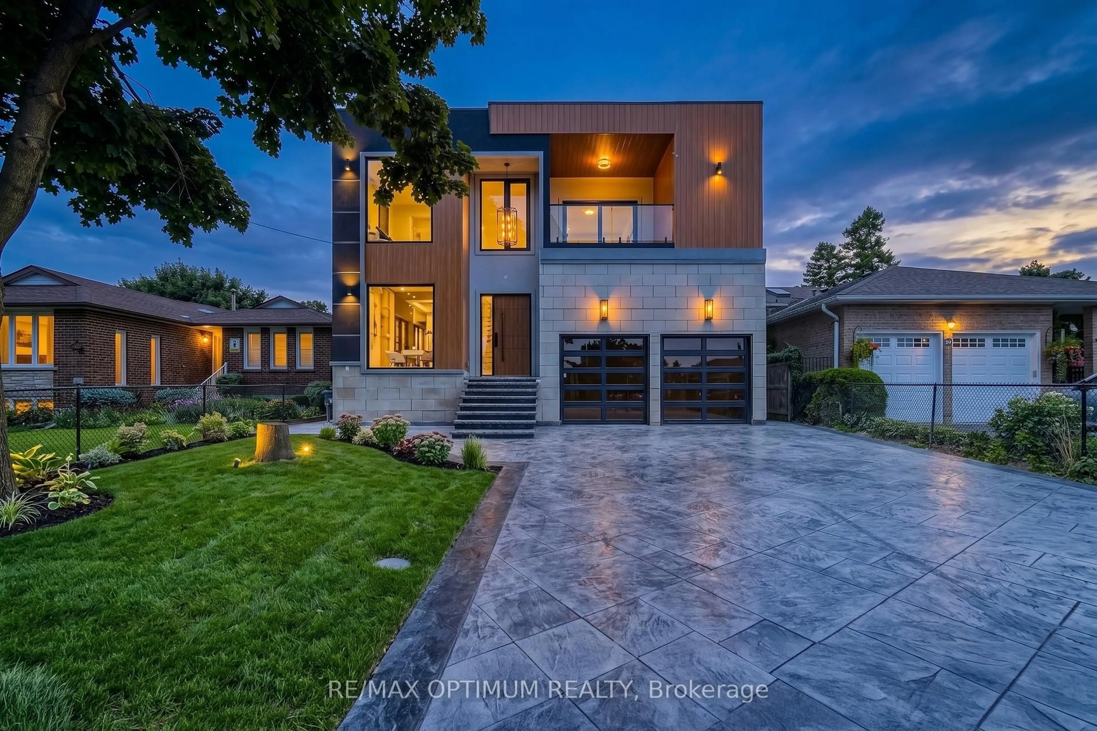 Home with brick exterior material, street for 47 Moore St, Brampton Ontario L6X 1V2