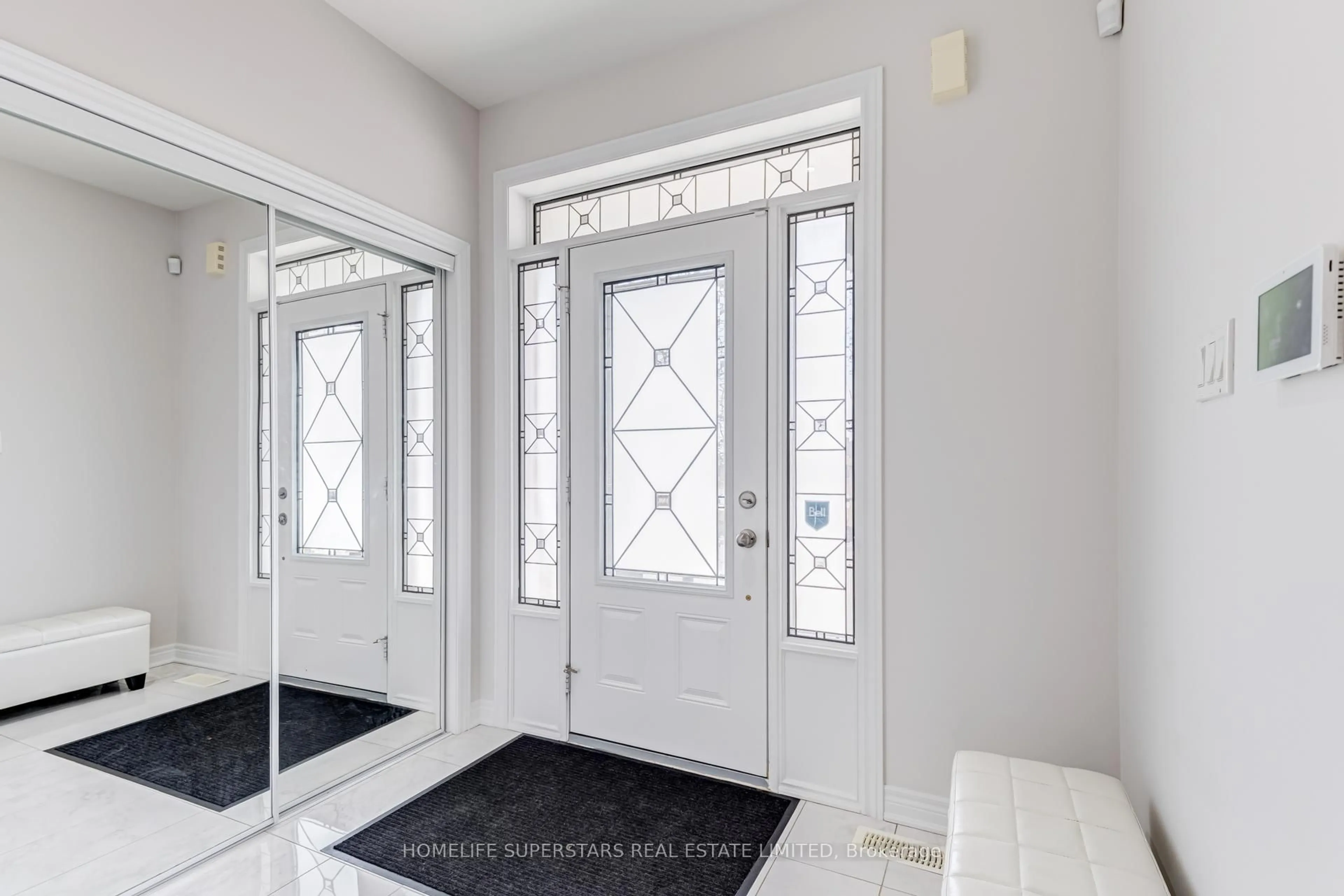 Indoor entryway for 39 Rain Forest Lane, Halton Hills Ontario L7G 0L8