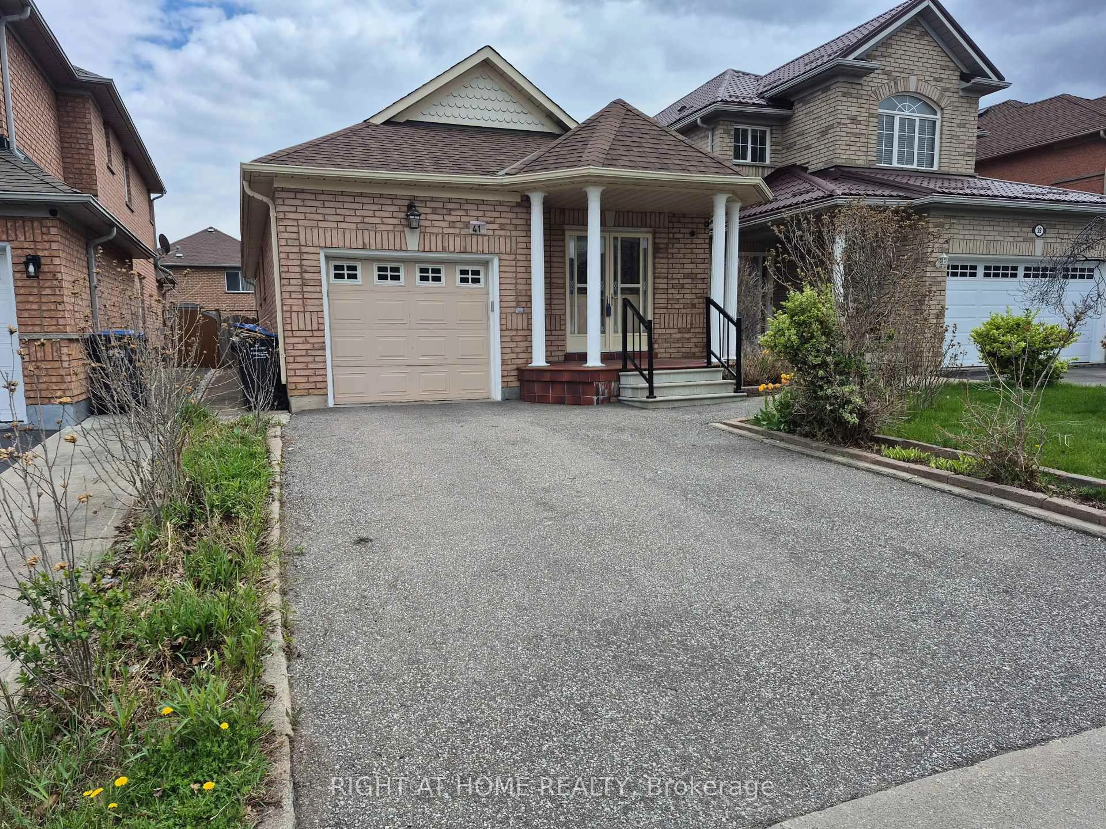 A pic from outside/outdoor area/front of a property/back of a property/a pic from drone, street for 41 Olympia Cres, Brampton Ontario L6X 4W2