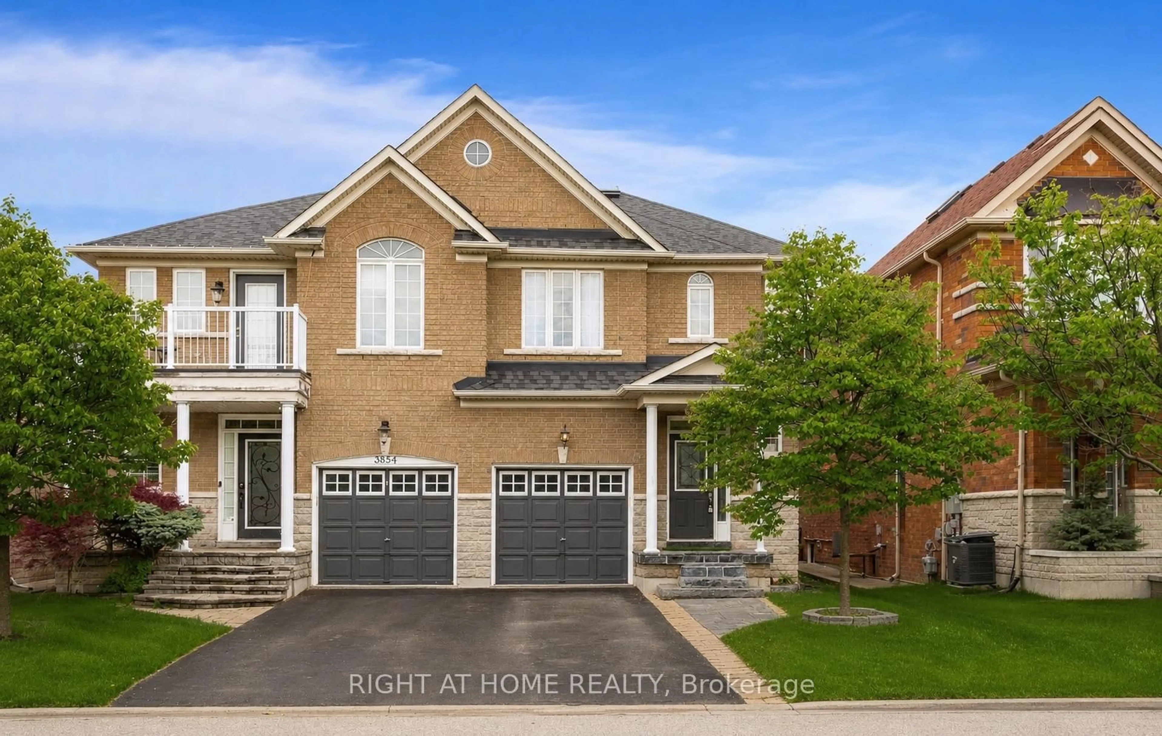 Home with brick exterior material, street for 3852 Bloomington Cres, Mississauga Ontario L5M 0A3