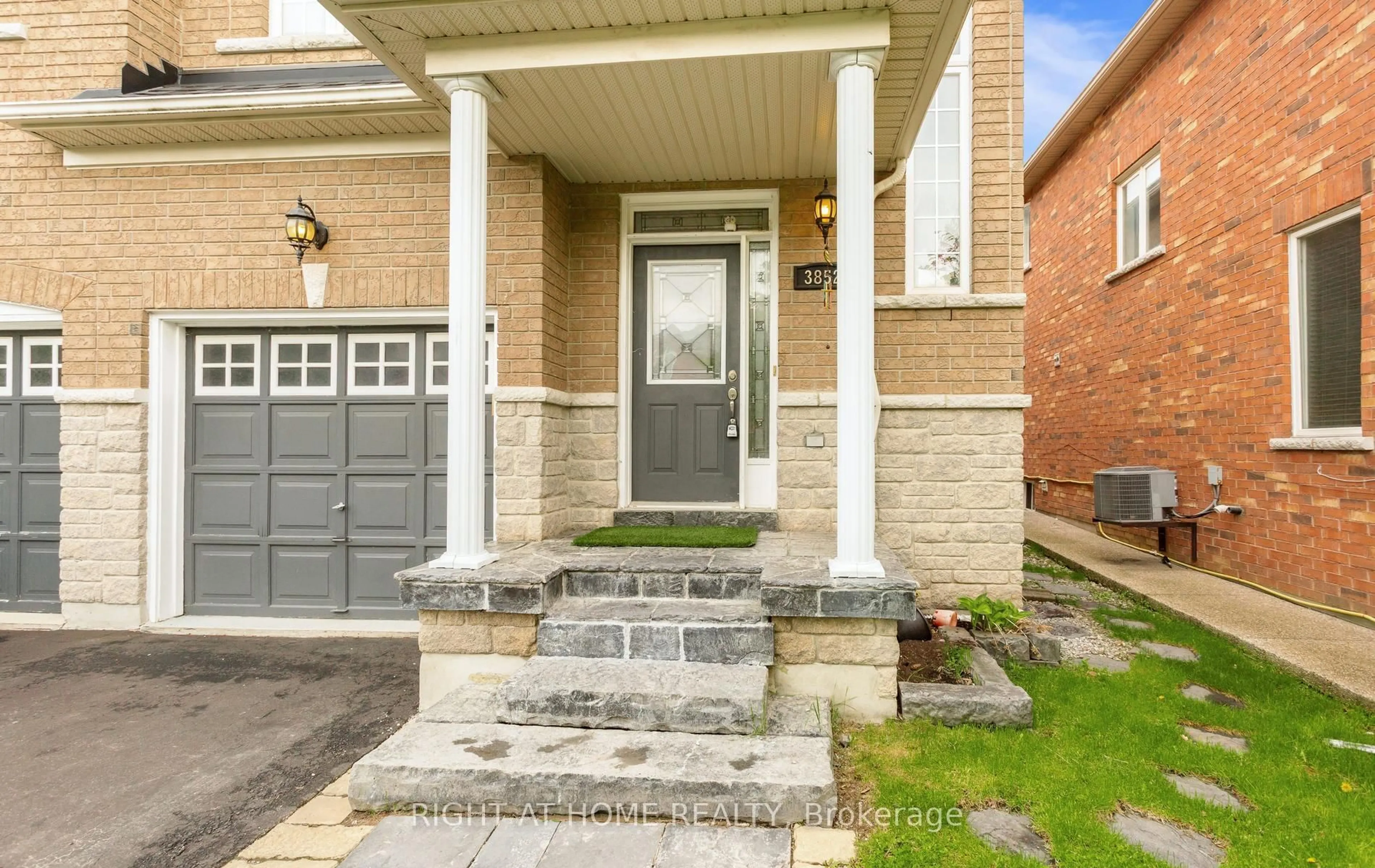 Home with brick exterior material, street for 3852 Bloomington Cres, Mississauga Ontario L5M 0A3