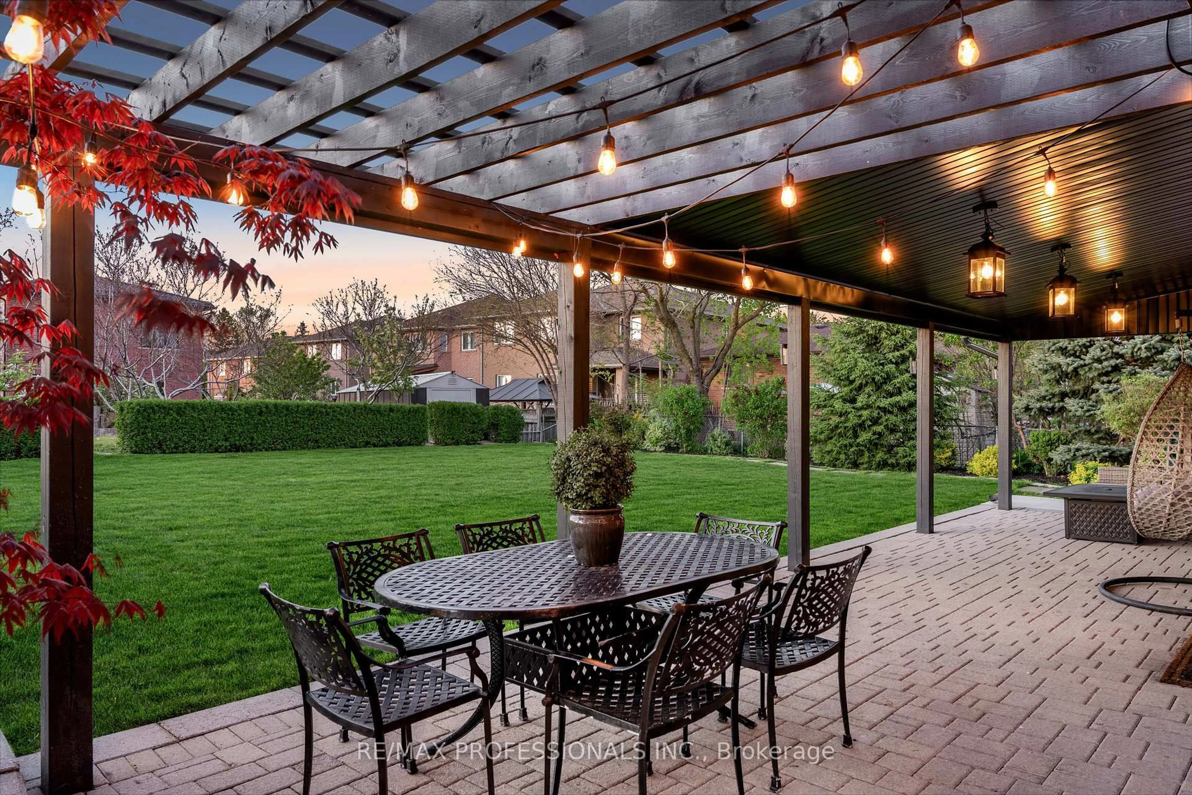 Patio, street for 182 Gracefield Ave, Toronto Ontario M6L 1L8