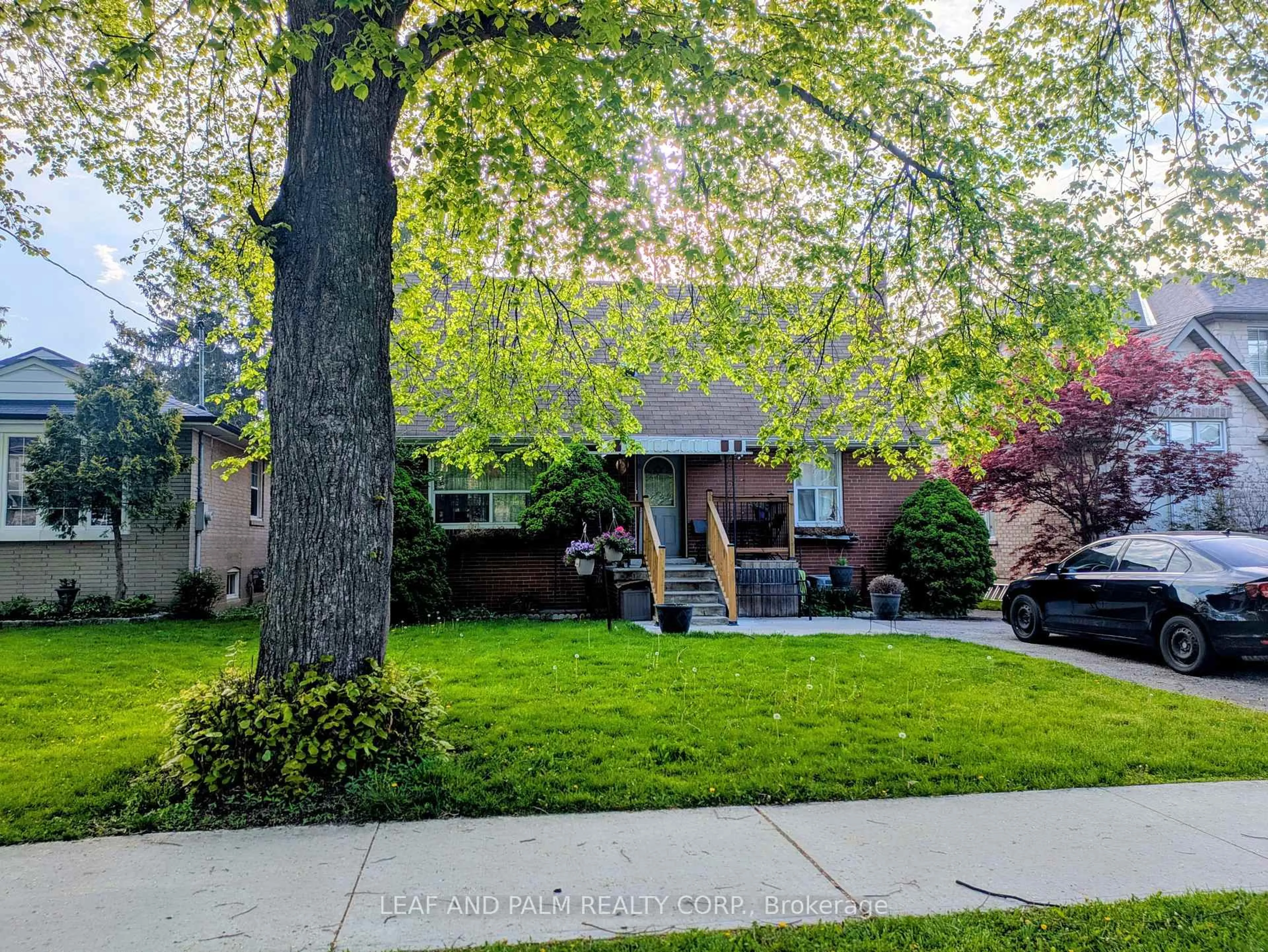 A pic from outside/outdoor area/front of a property/back of a property/a pic from drone, street for 69 Shaver Ave, Toronto Ontario M9B 4N5