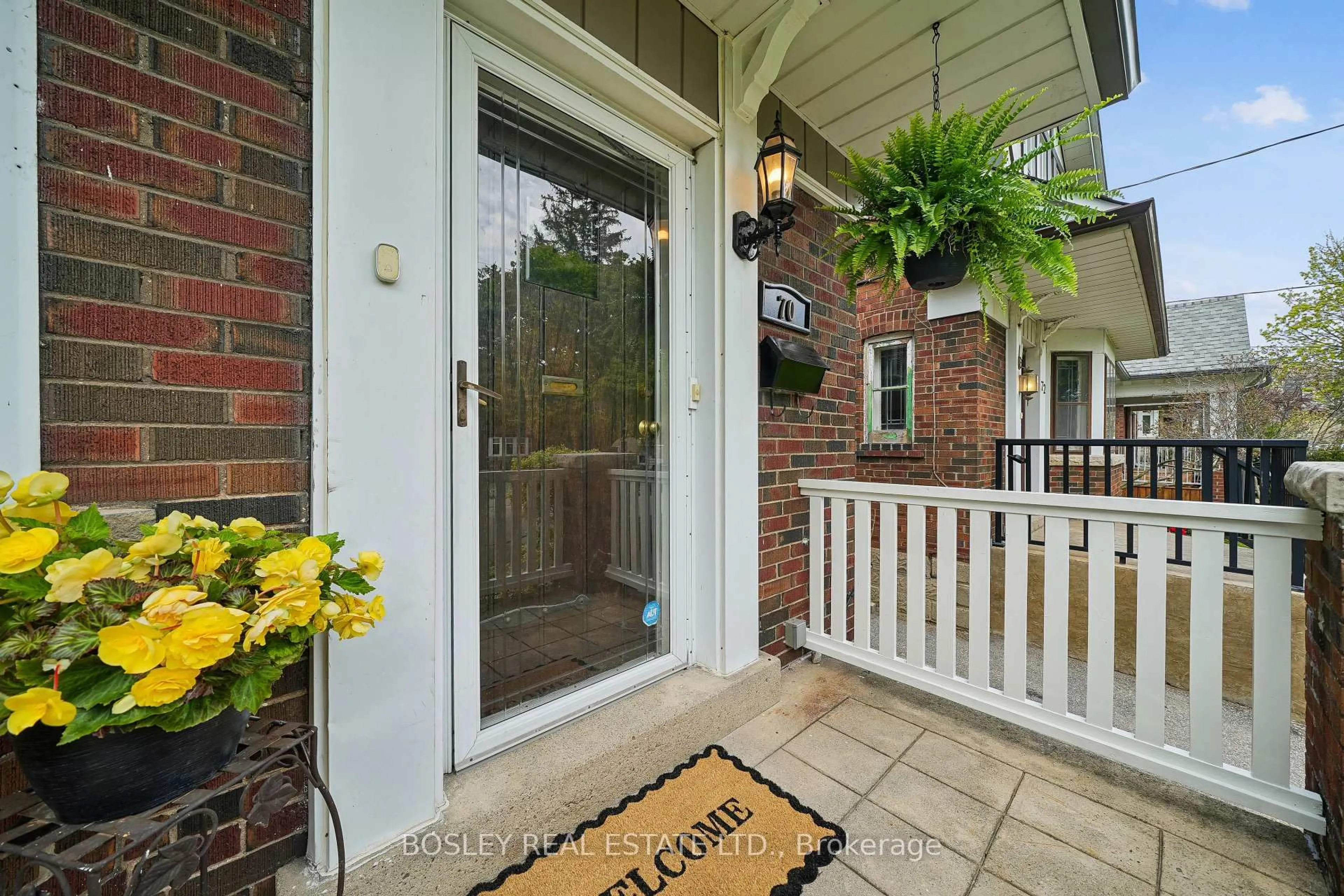 Indoor entryway for 70 Eleventh St, Toronto Ontario M8V 3G5